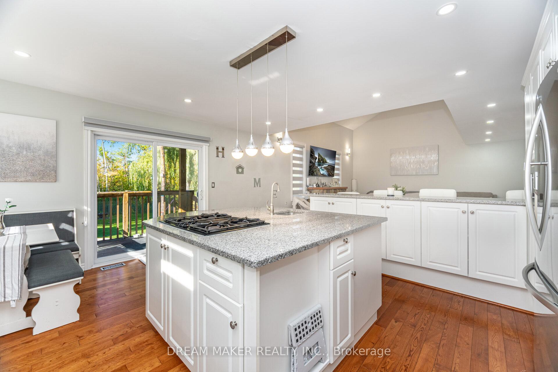 Photo 17 of 756 Third Avenue, Georgina, Historic Lakeshore Communities — HOMEH