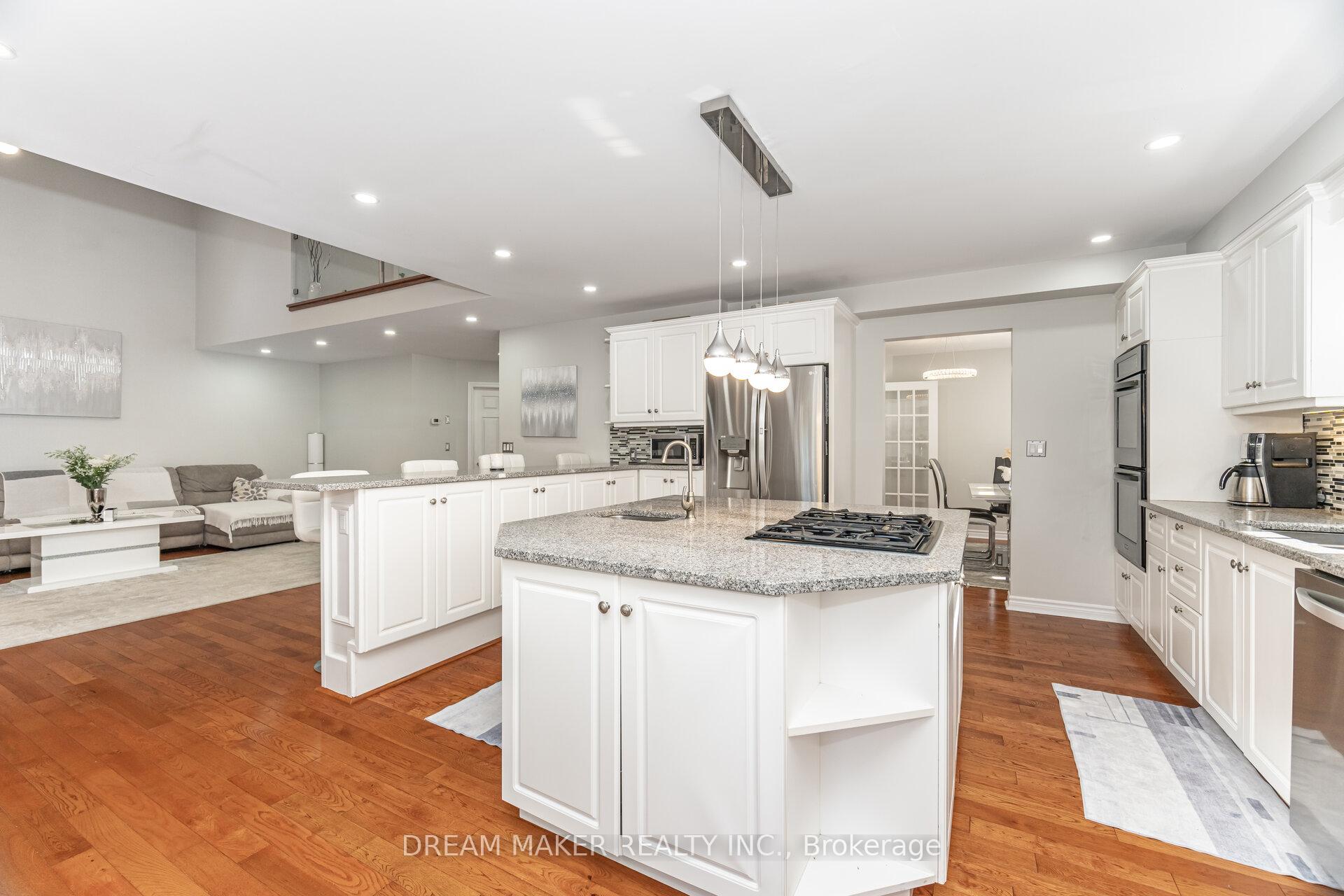 Photo 18 of 756 Third Avenue, Georgina, Historic Lakeshore Communities — HOMEH