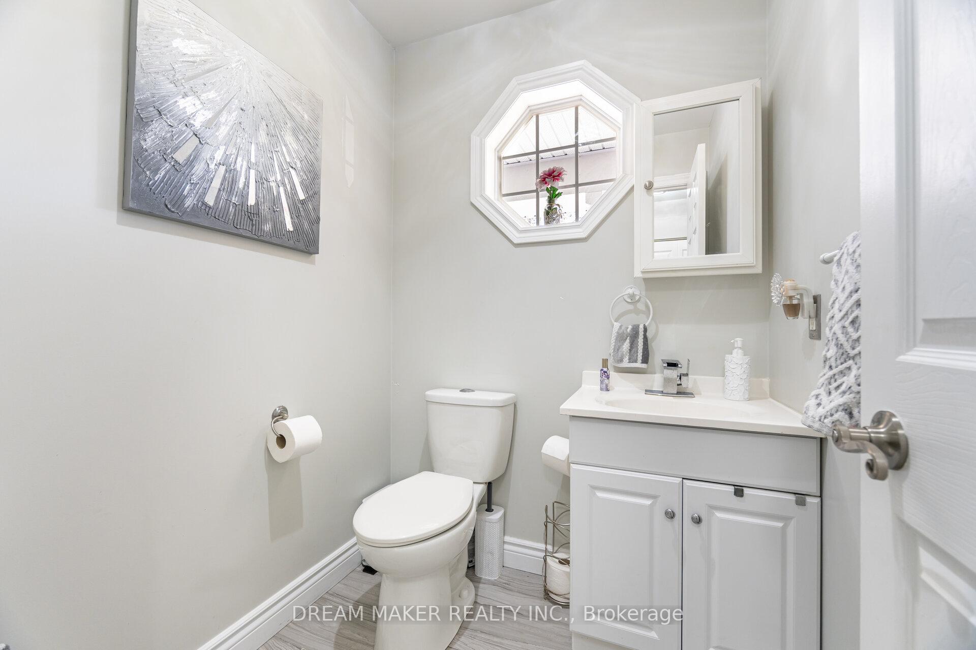 Photo 23 of 756 Third Avenue, Georgina, Historic Lakeshore Communities — HOMEH