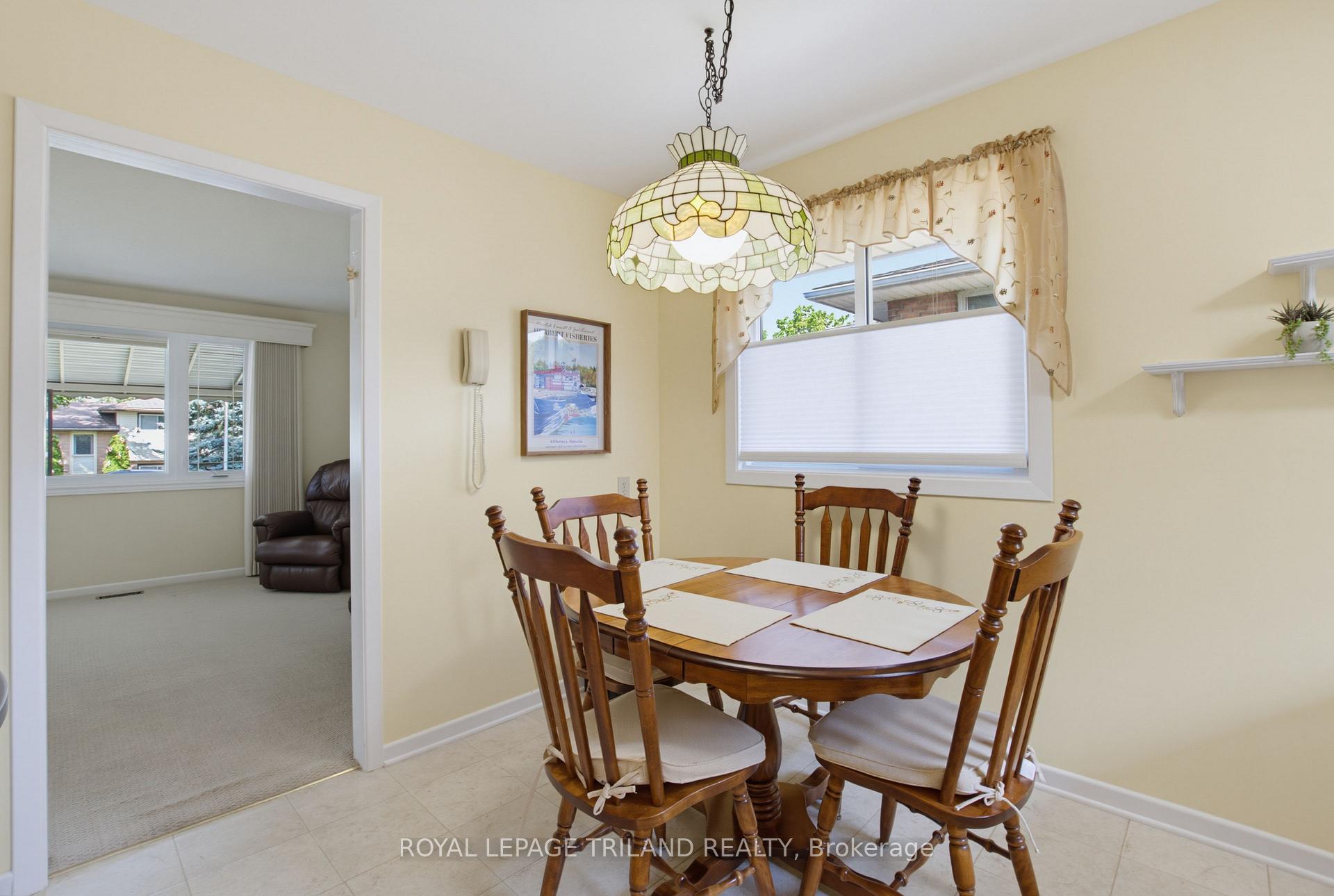 Photo 6 of 115 Champlain Crescent, London, East I — HOMEH