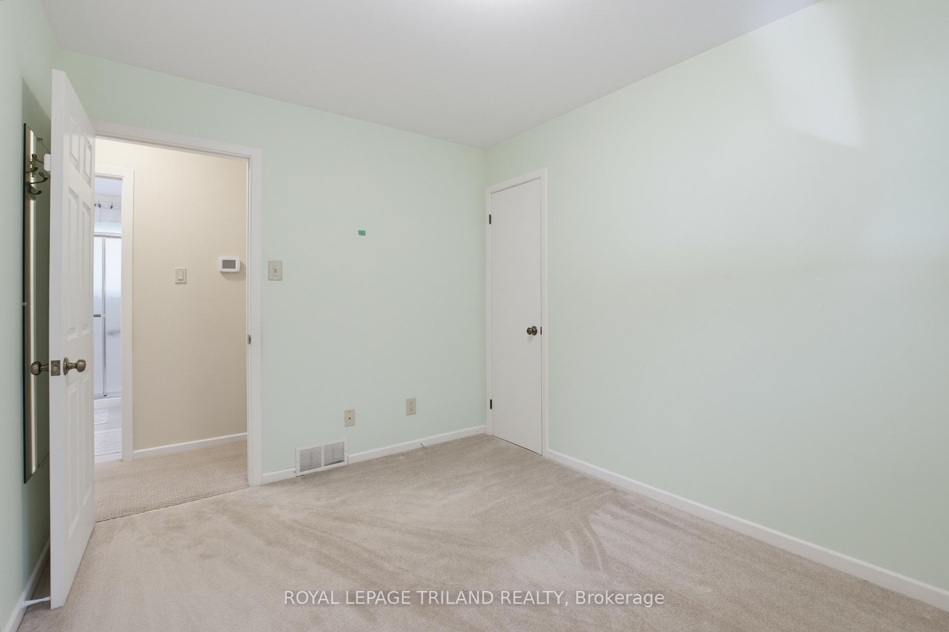 Photo 9 of 115 Champlain Crescent, London, East I — HOMEH