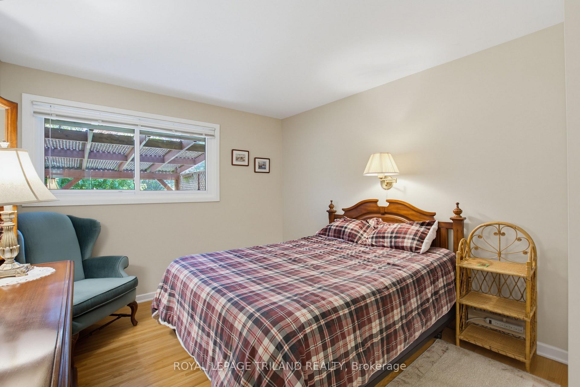 Photo 14 of 115 Champlain Crescent, London, East I — HOMEH