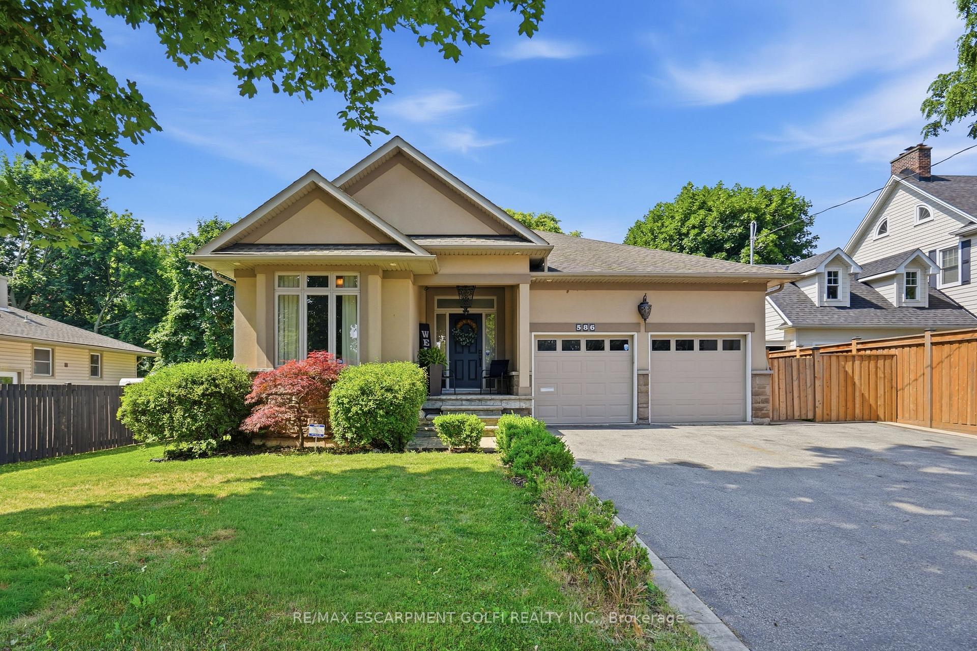 Photo 1 of 586 Maple Avenue, Burlington, Brant — HOMEH