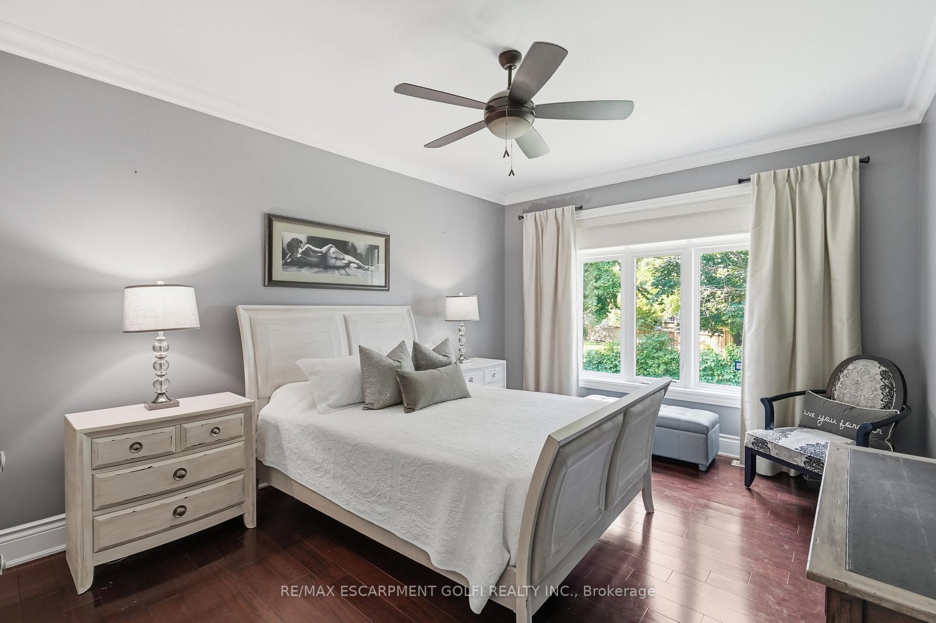 Photo 13 of 586 Maple Avenue, Burlington, Brant — HOMEH