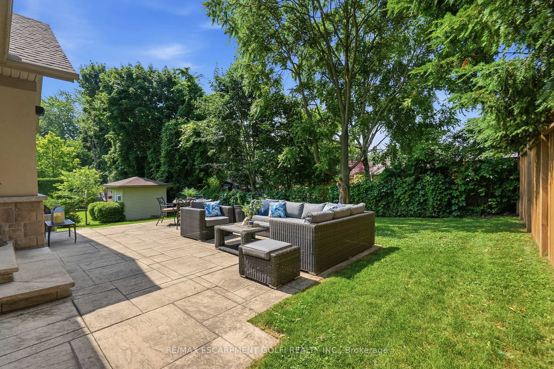 Photo 17 of 586 Maple Avenue, Burlington, Brant — HOMEH
