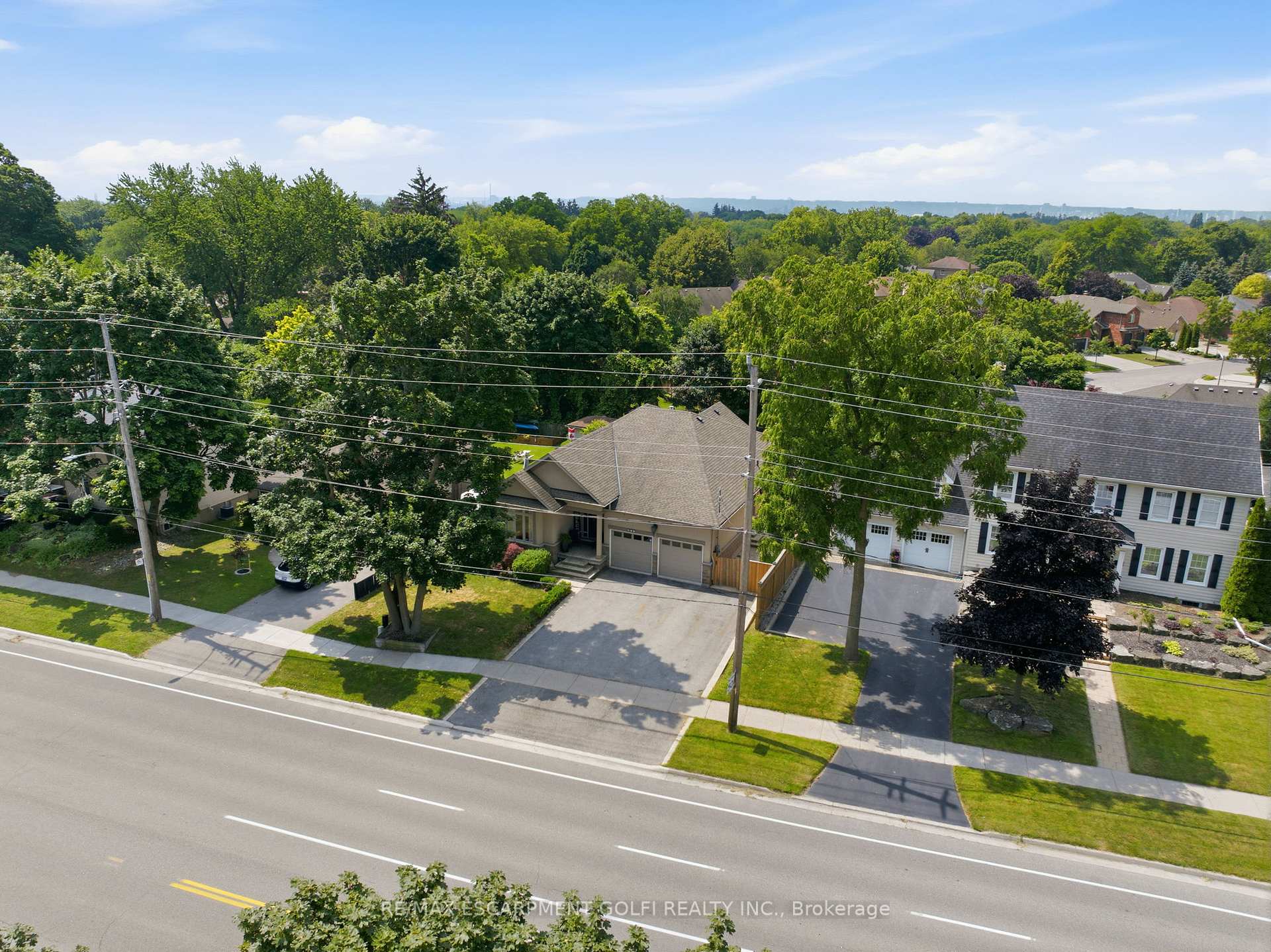 Photo 19 of 586 Maple Avenue, Burlington, Brant — HOMEH