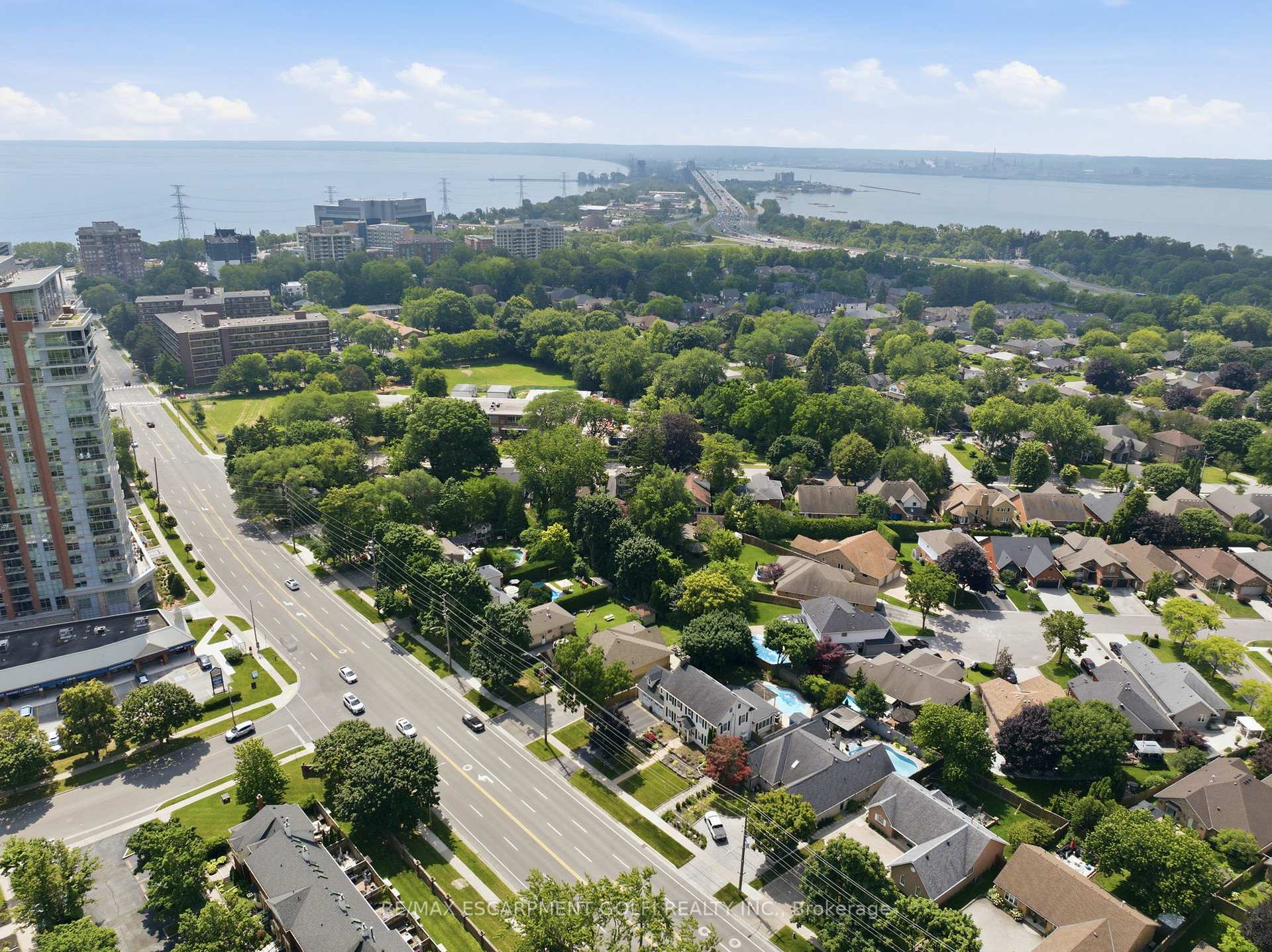 Photo 20 of 586 Maple Avenue, Burlington, Brant — HOMEH