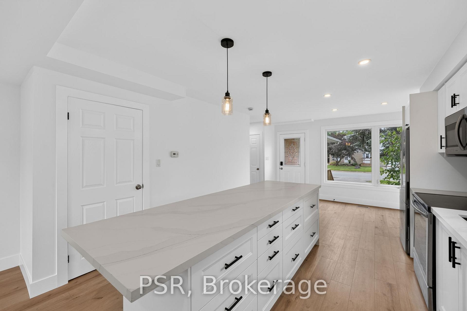 Photo 13 of 506 Tenth Street, Collingwood — HOMEH