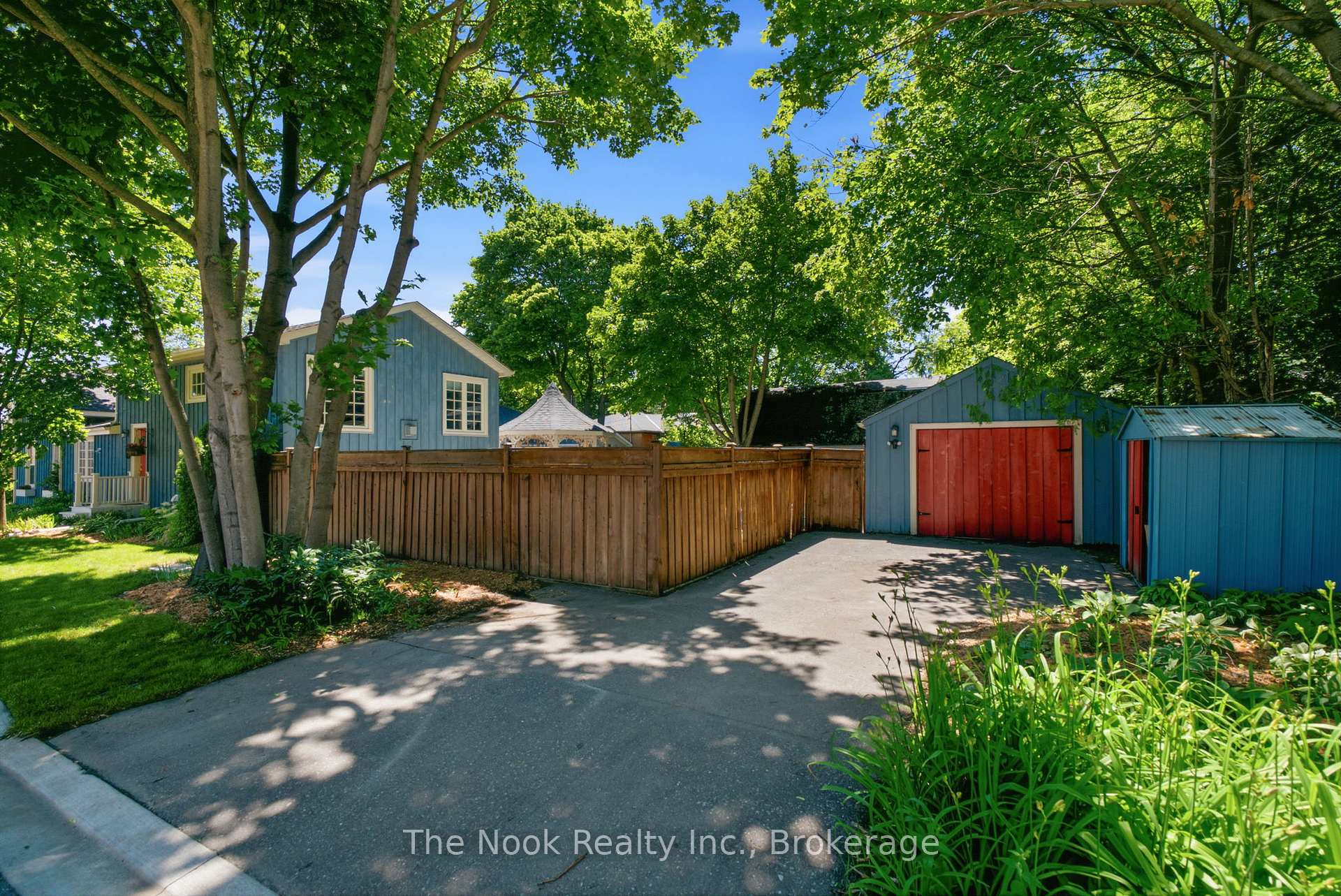Photo 5 of 400 Byron Street S, Whitby, Downtown Whitby — HOMEH