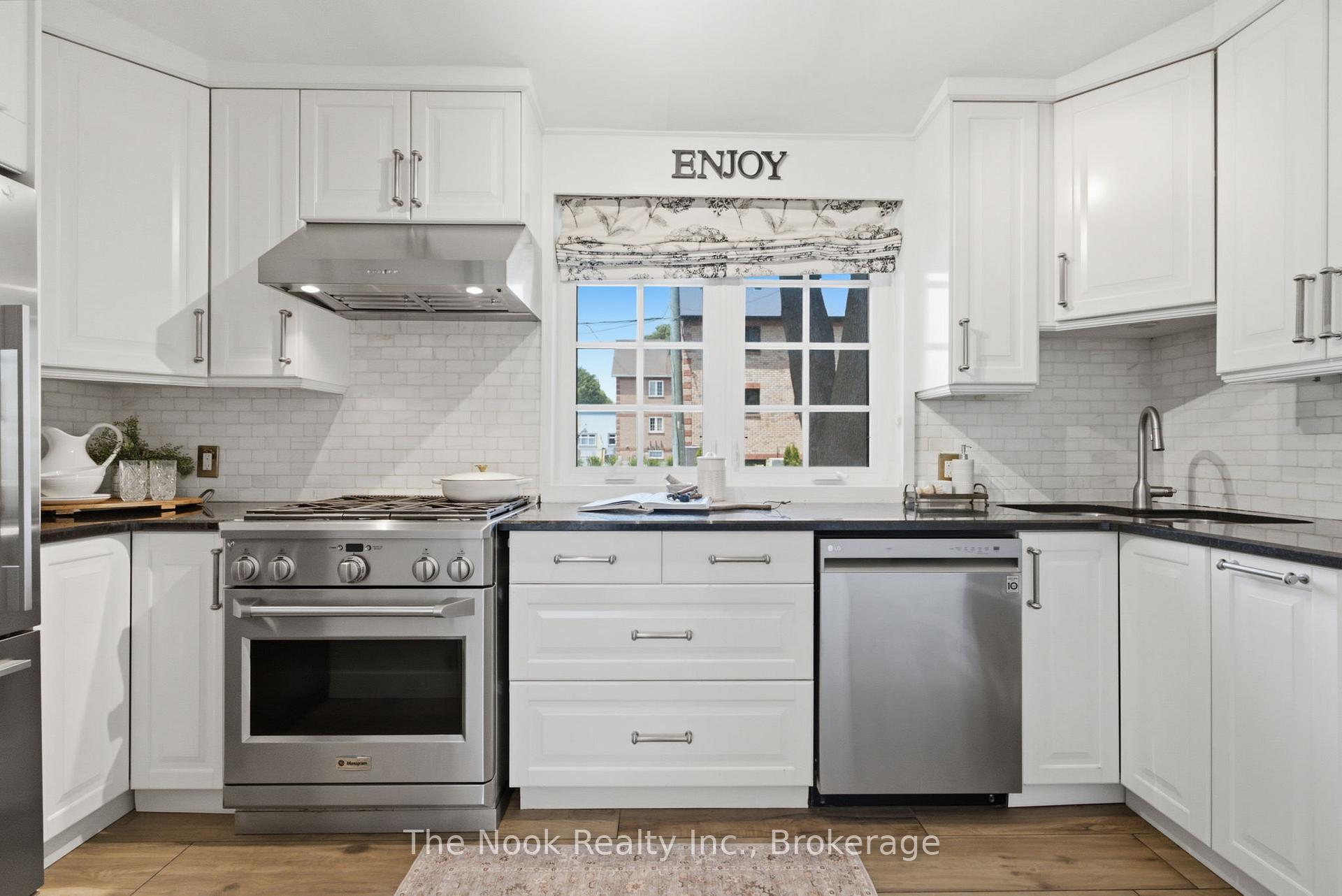 Photo 14 of 400 Byron Street S, Whitby, Downtown Whitby — HOMEH