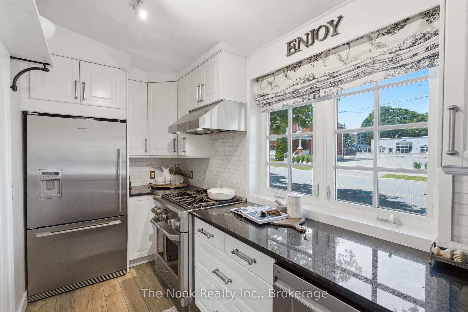 Photo 15 of 400 Byron Street S, Whitby, Downtown Whitby — HOMEH