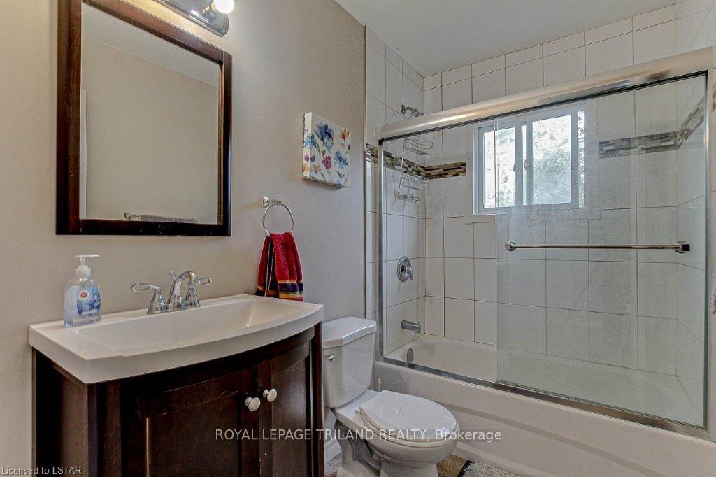 Photo 22 of 256 Edinburgh Street, London, North N — HOMEH