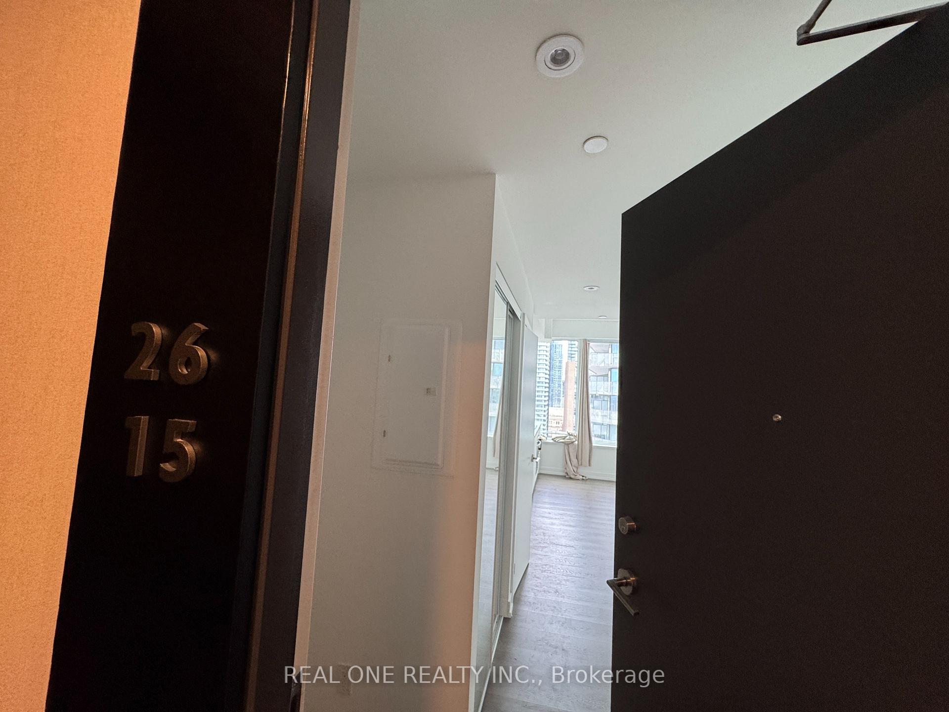 Front of Unit 2615, 8 Wellesley Street W