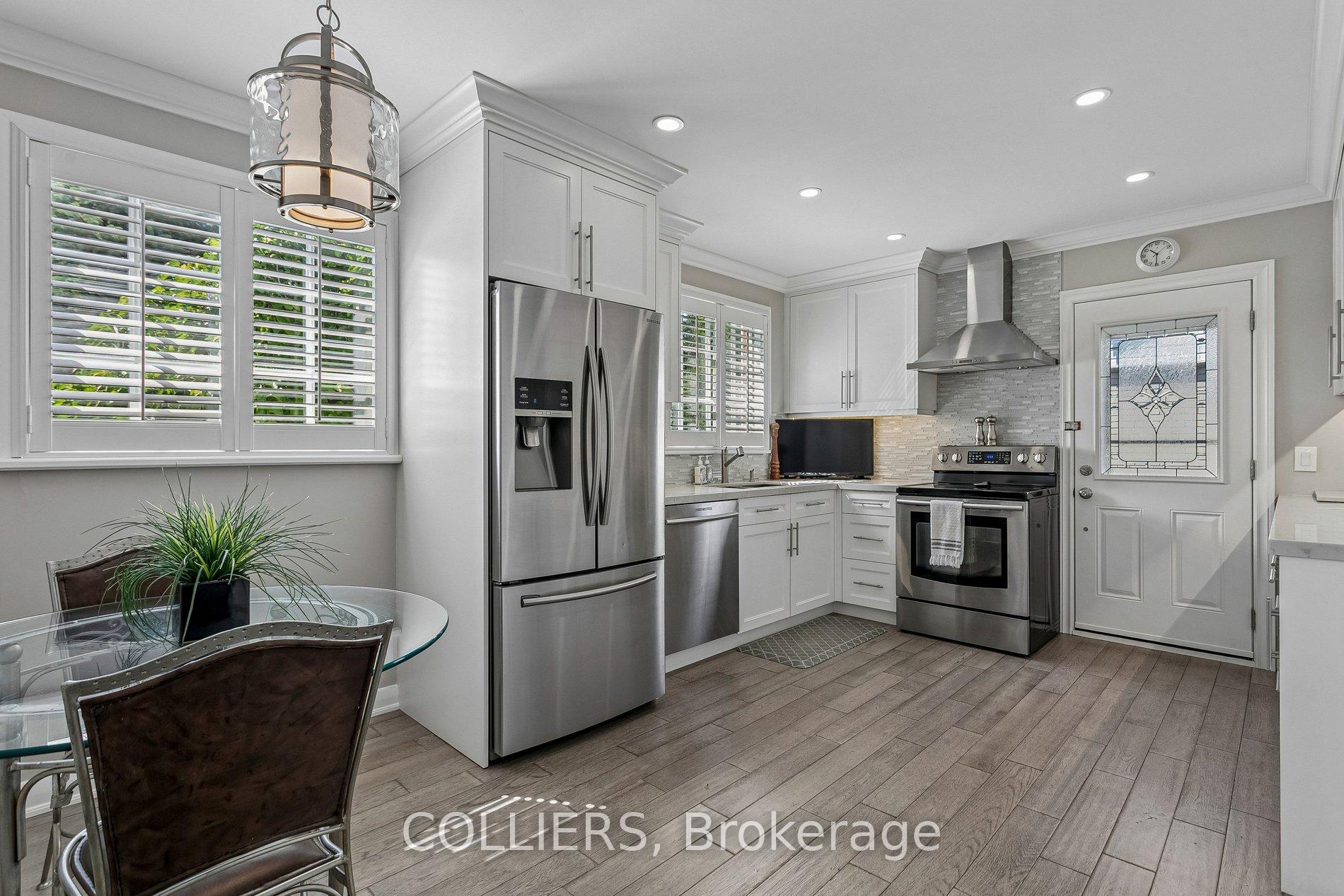 Photo 6 of 24 Tettenhall Road, Etobicoke, Princess-Rosethorn — HOMEH