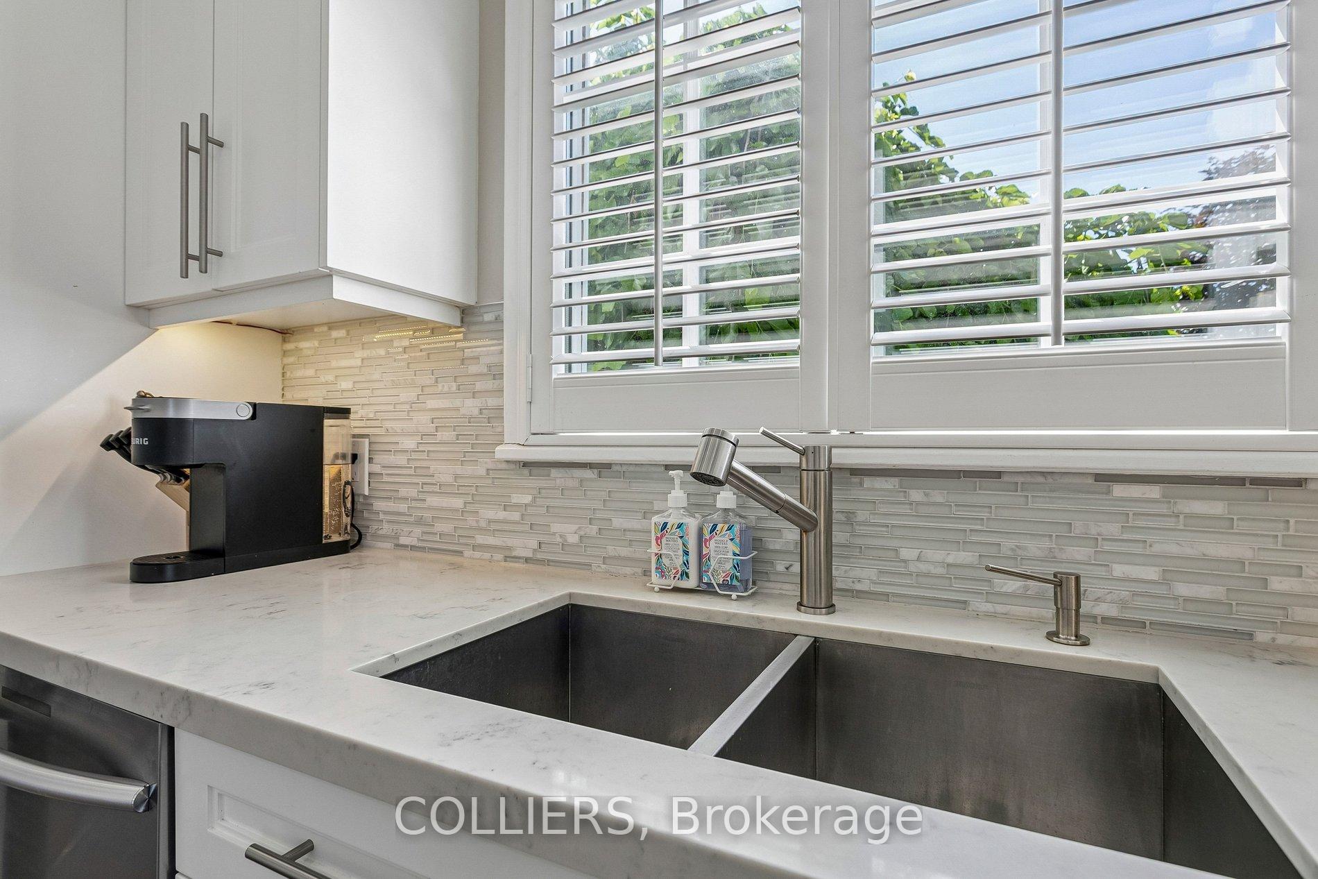 Photo 9 of 24 Tettenhall Road, Etobicoke, Princess-Rosethorn — HOMEH