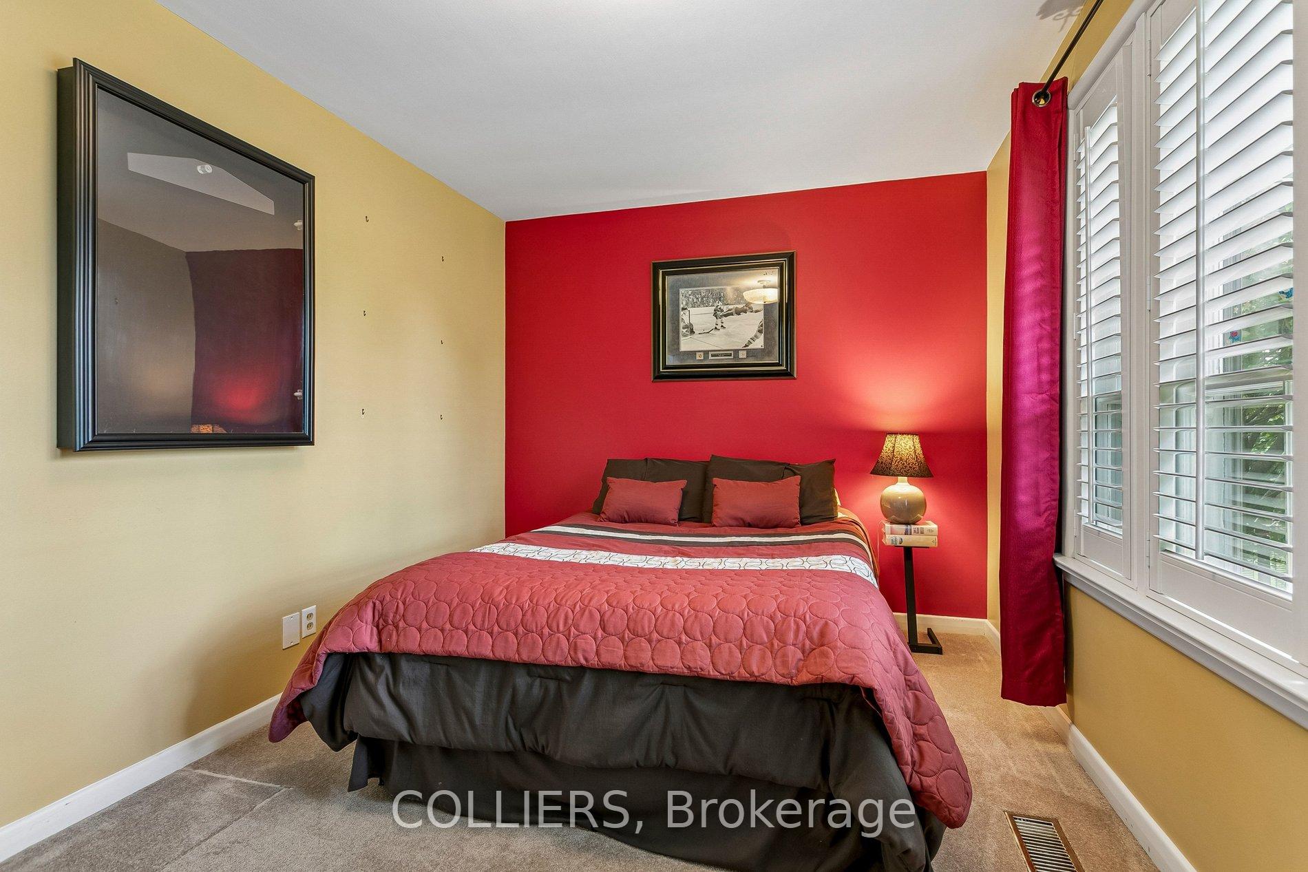 Photo 16 of 24 Tettenhall Road, Etobicoke, Princess-Rosethorn — HOMEH