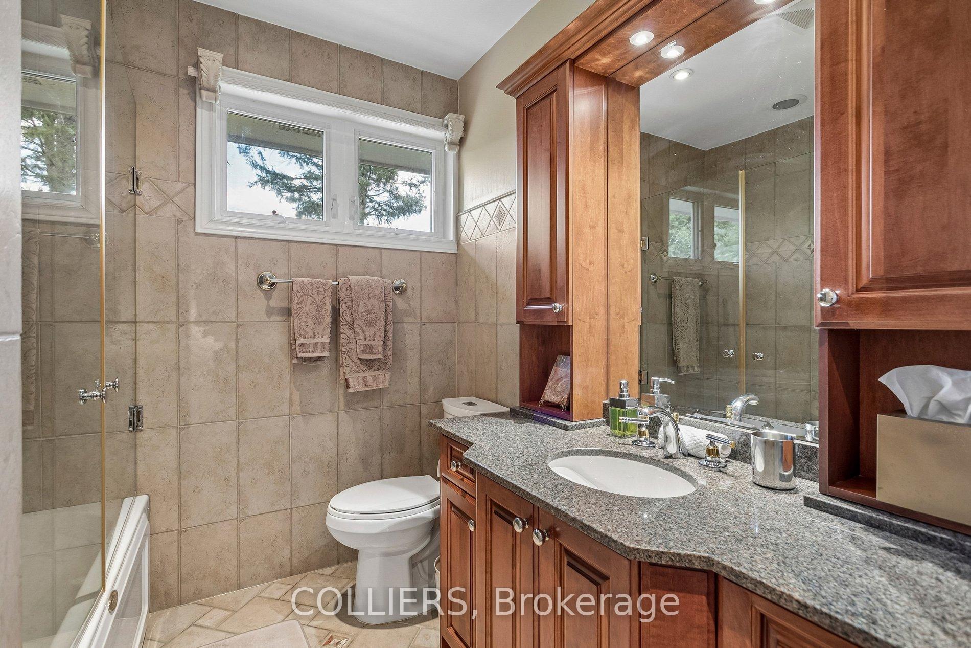Photo 18 of 24 Tettenhall Road, Etobicoke, Princess-Rosethorn — HOMEH