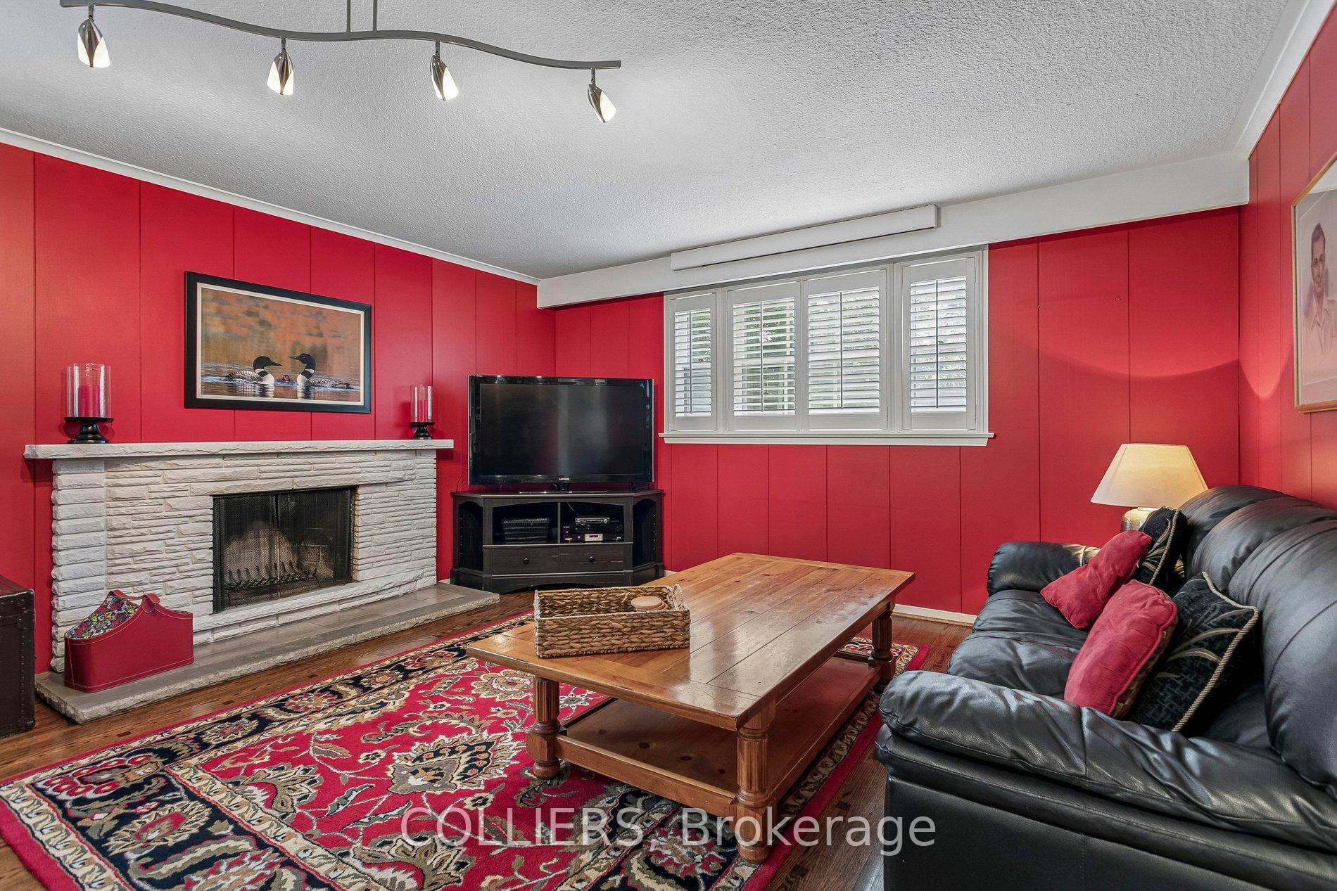 Photo 26 of 24 Tettenhall Road, Etobicoke, Princess-Rosethorn — HOMEH