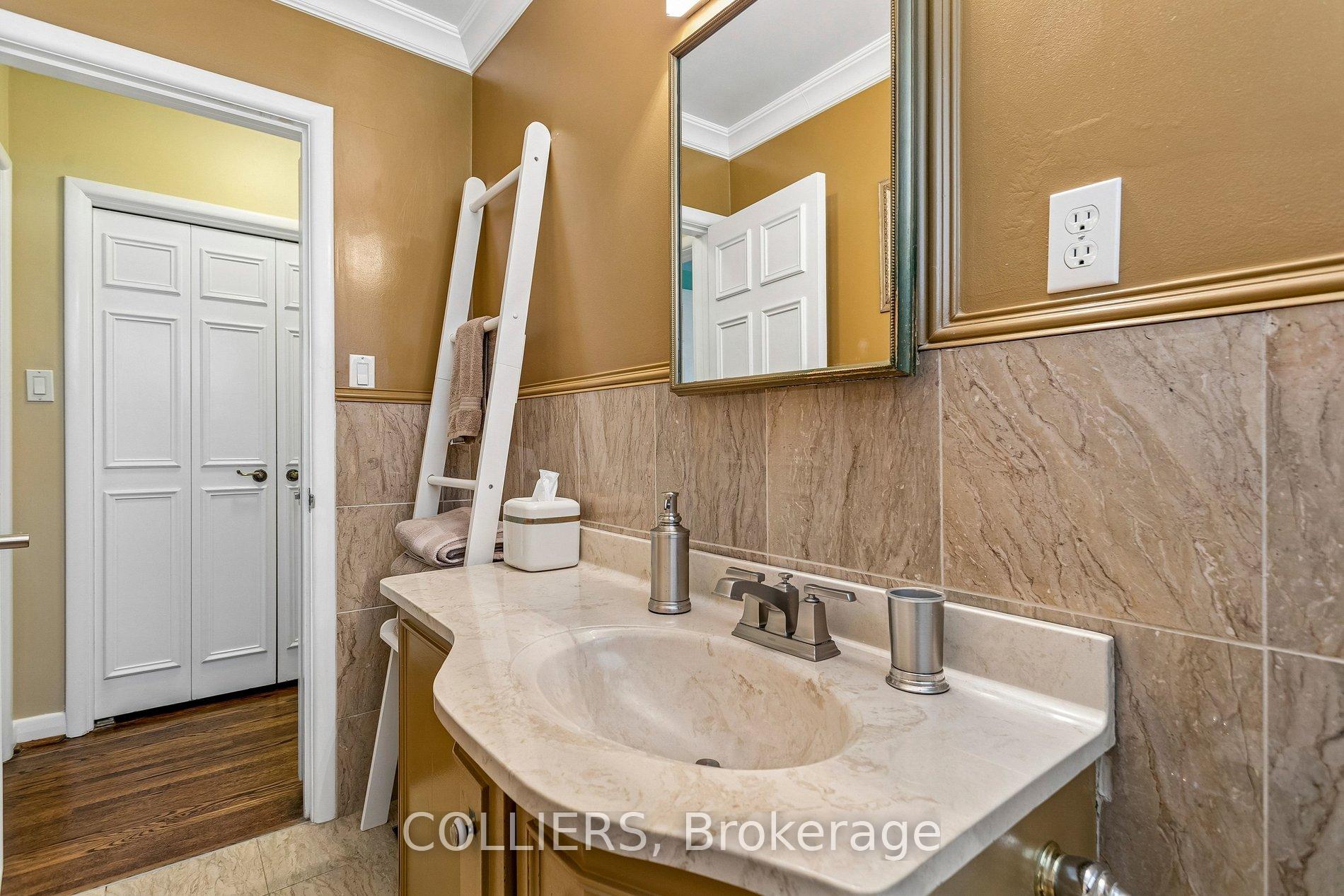 Photo 35 of 24 Tettenhall Road, Etobicoke, Princess-Rosethorn — HOMEH