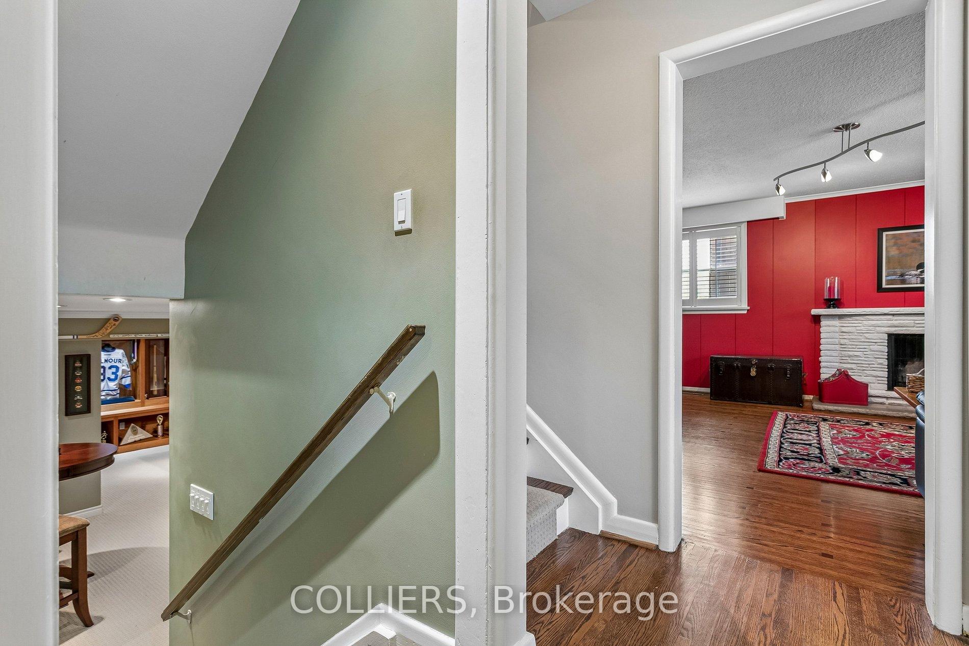Photo 37 of 24 Tettenhall Road, Etobicoke, Princess-Rosethorn — HOMEH
