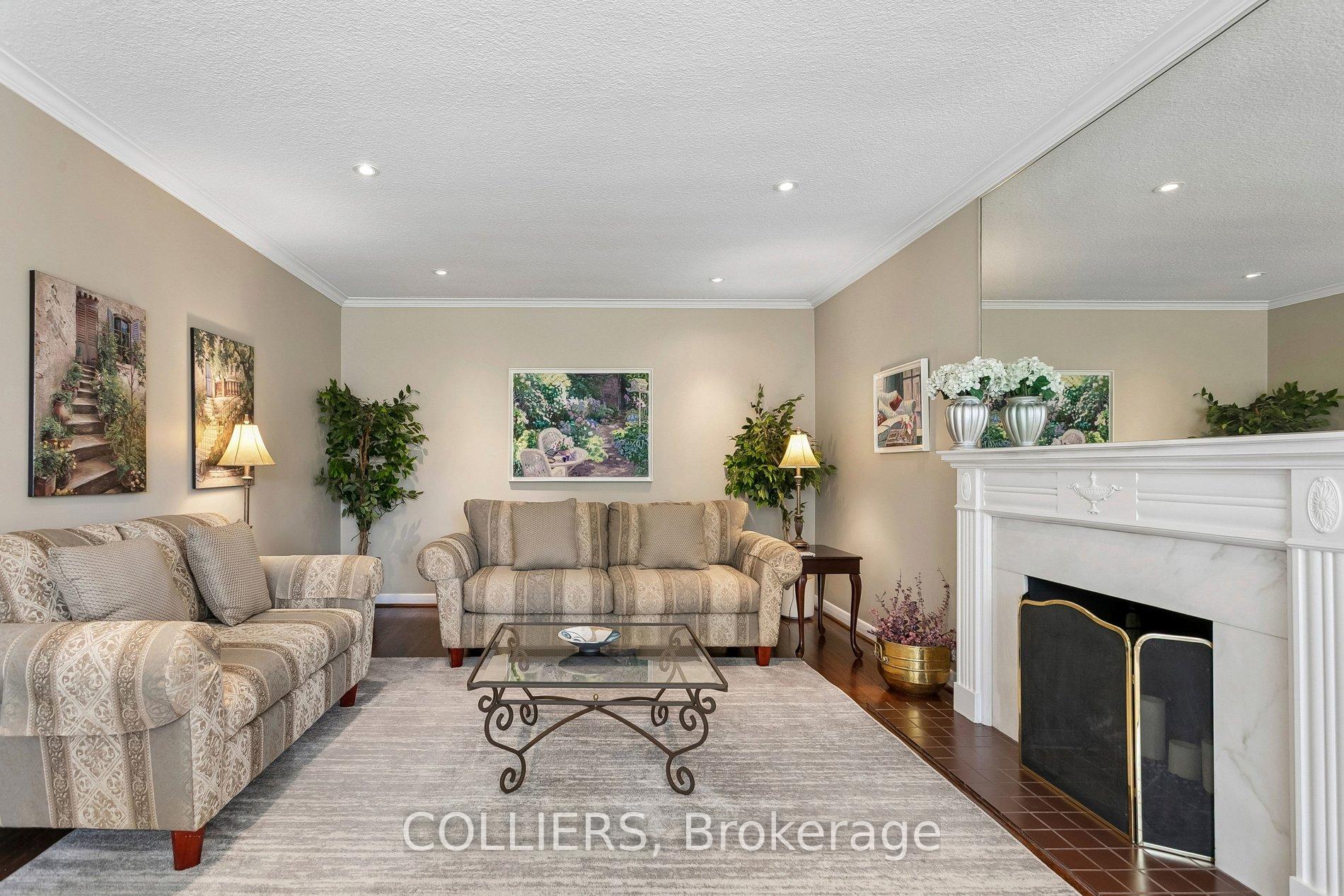 Photo 4 of 24 Tettenhall Road, Etobicoke, Princess-Rosethorn — HOMEH