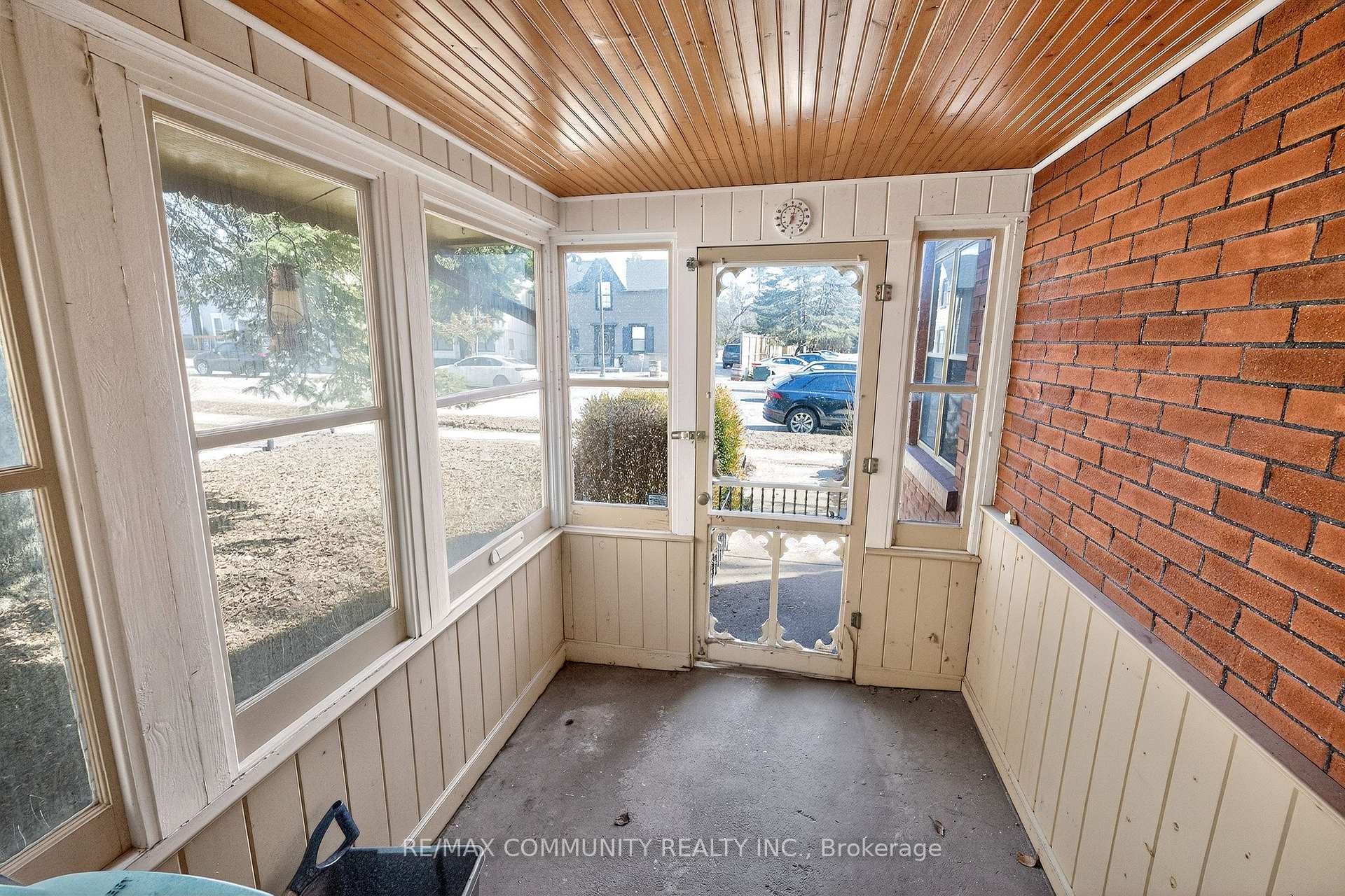Photo 3 of 28 Queen Street, Innisfil, Cookstown — HOMEH