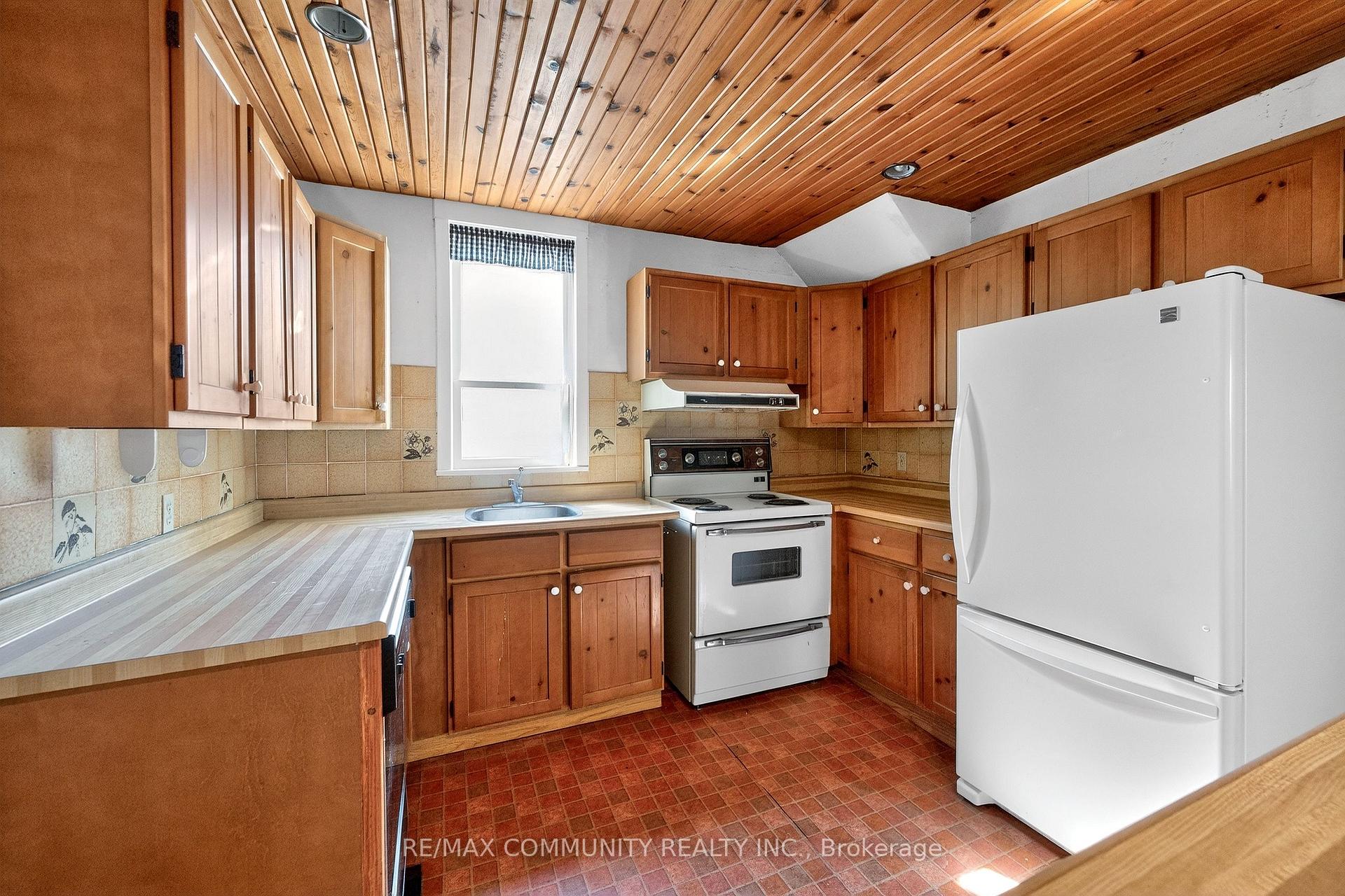 Photo 5 of 28 Queen Street, Innisfil, Cookstown — HOMEH