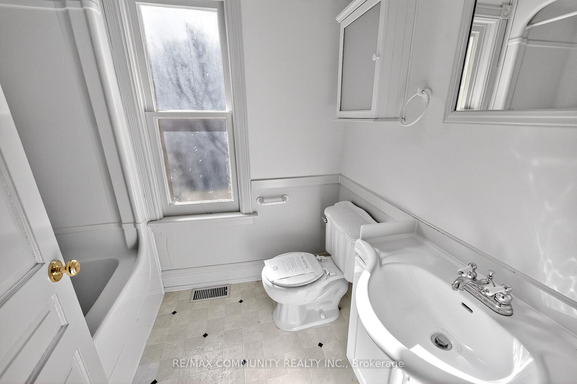 Photo 17 of 28 Queen Street, Innisfil, Cookstown — HOMEH