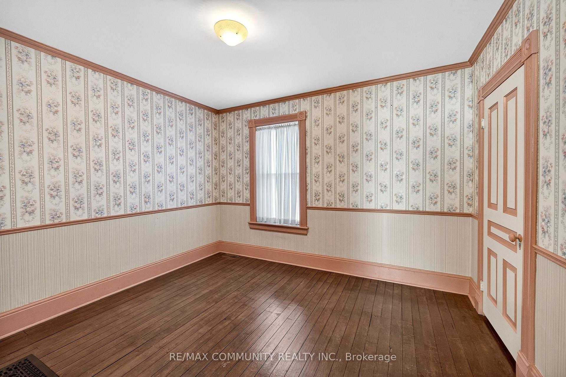 Photo 23 of 28 Queen Street, Innisfil, Cookstown — HOMEH