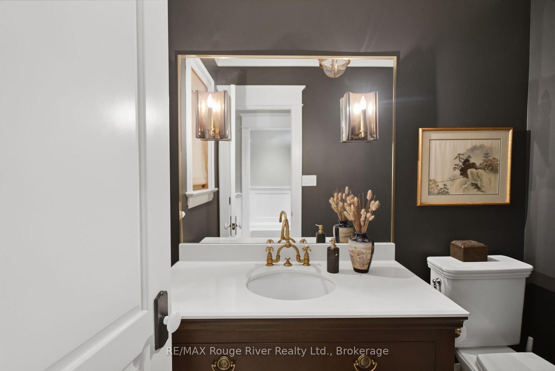 Photo 6 of 505 King Street, Whitby, Downtown Whitby — HOMEH
