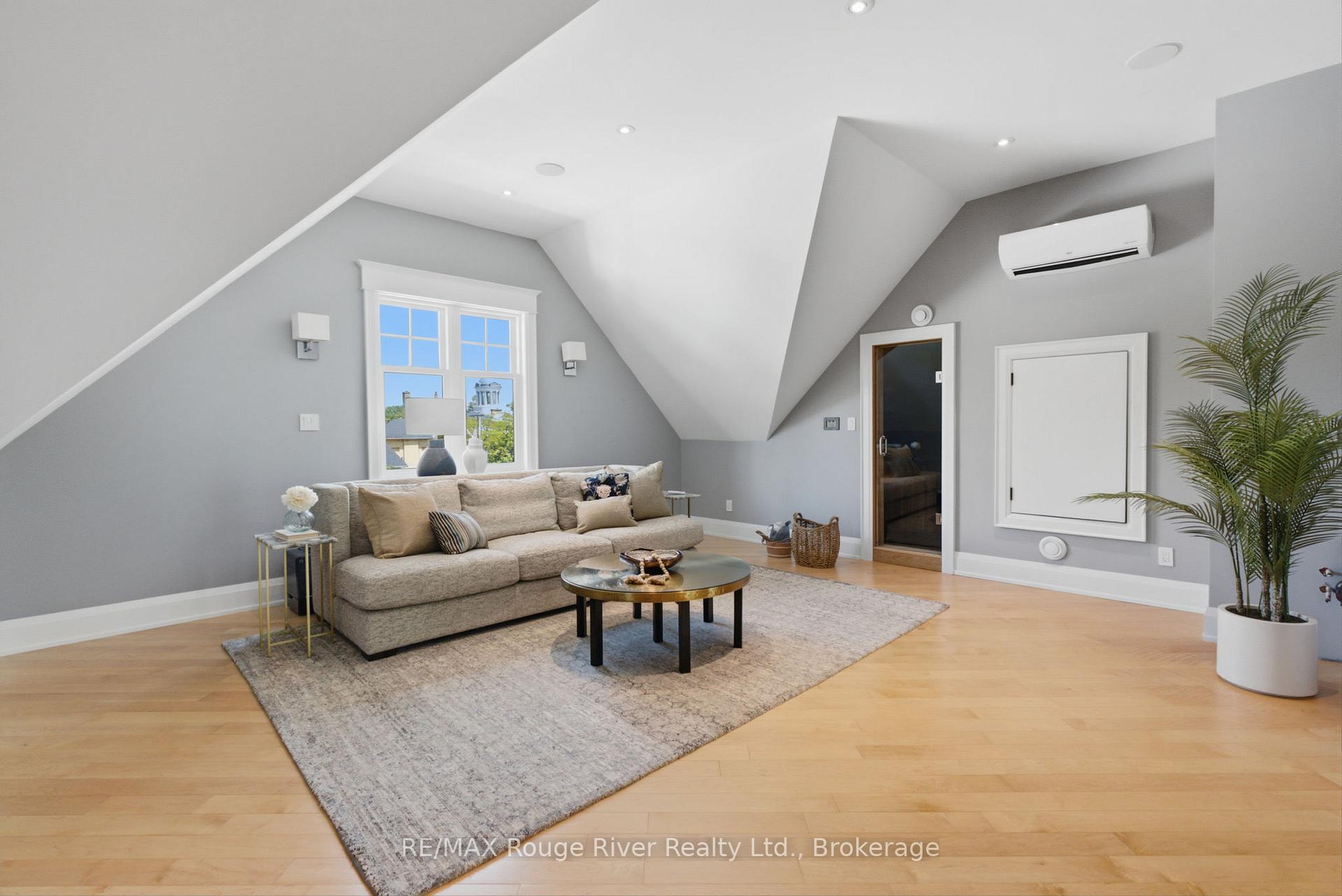 Photo 36 of 505 King Street, Whitby, Downtown Whitby — HOMEH