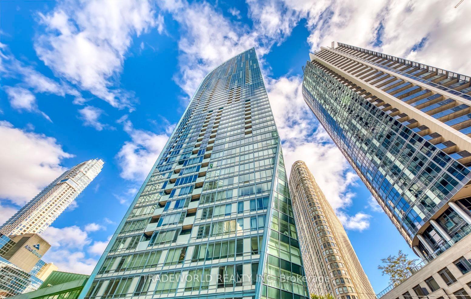 Photo 3 of Unit 3603, 8 The Esplanade, Toronto, Waterfront Communities — HOMEH