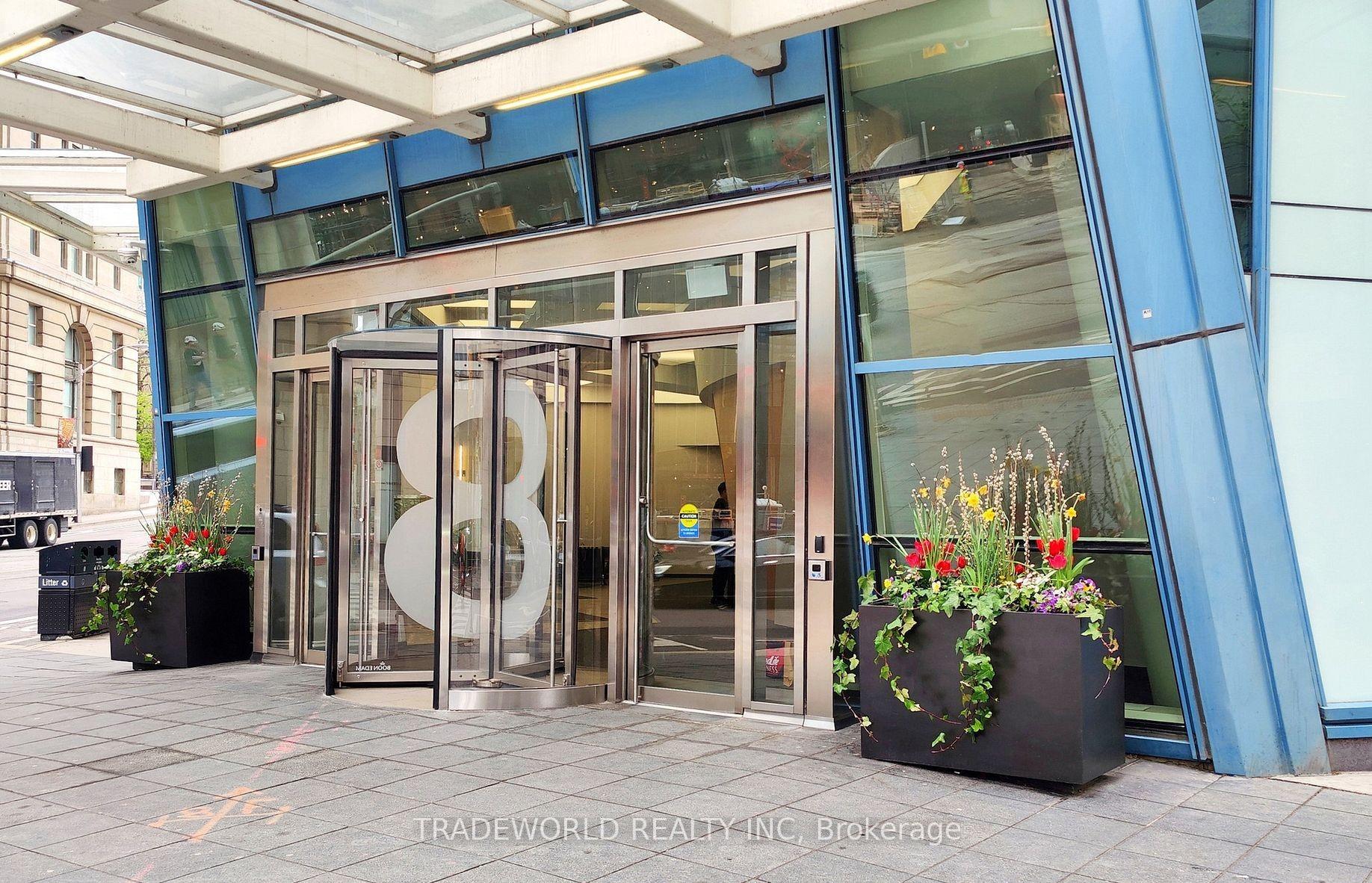 Photo 4 of Unit 3603, 8 The Esplanade, Toronto, Waterfront Communities — HOMEH