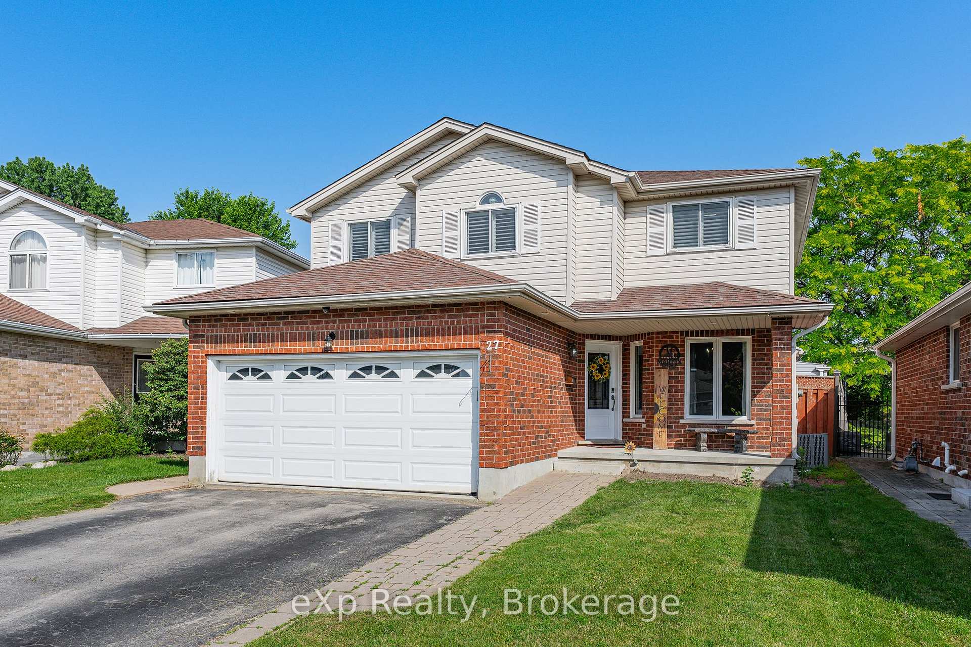 Photo 3 of 27 Parker Place, Guelph, Victoria North — HOMEH