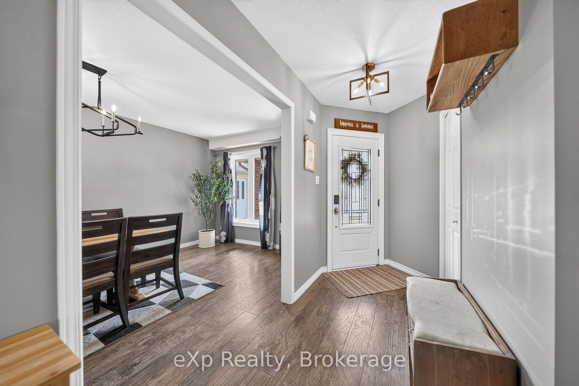 Photo 5 of 27 Parker Place, Guelph, Victoria North — HOMEH