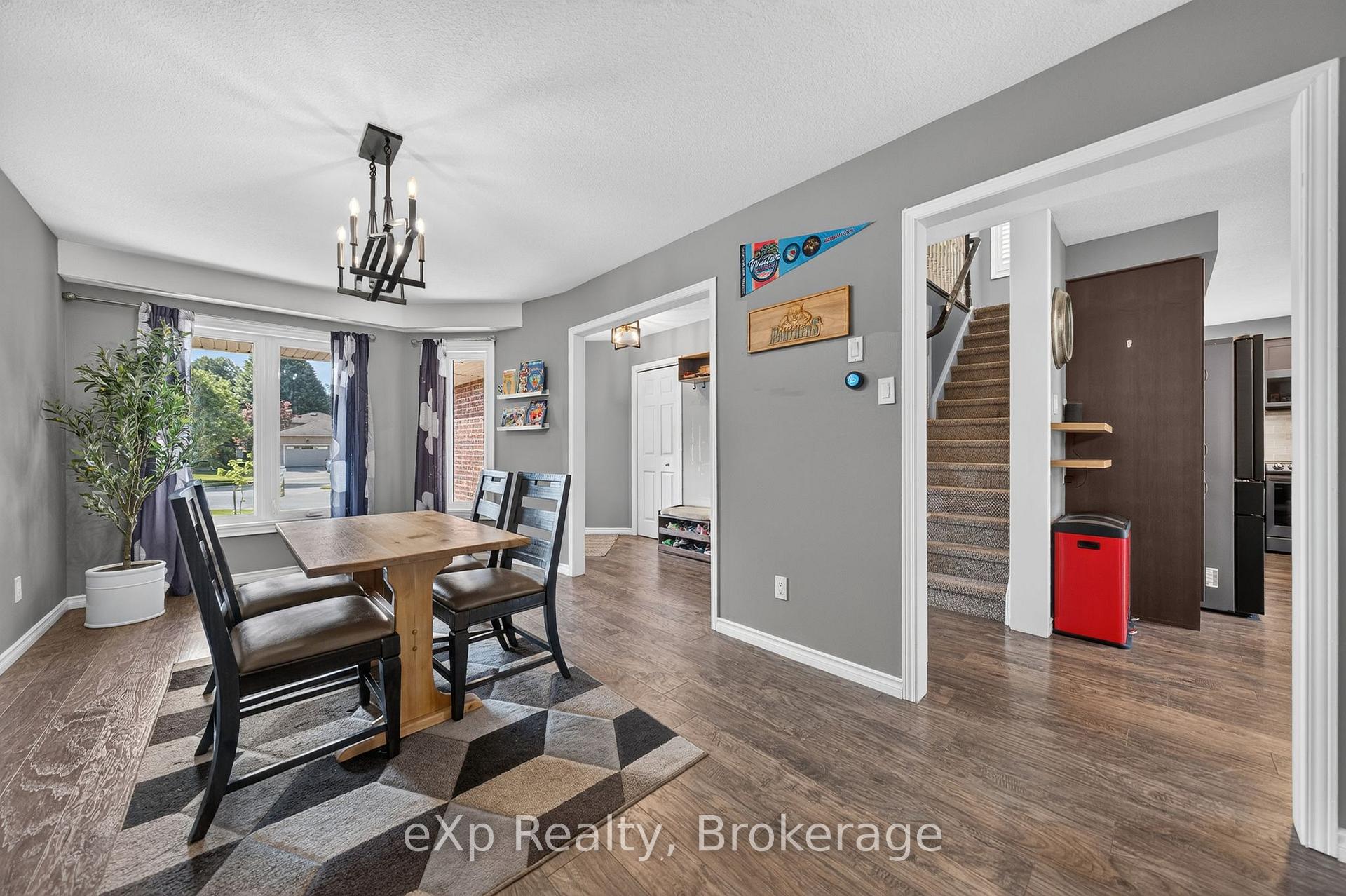 Photo 6 of 27 Parker Place, Guelph, Victoria North — HOMEH