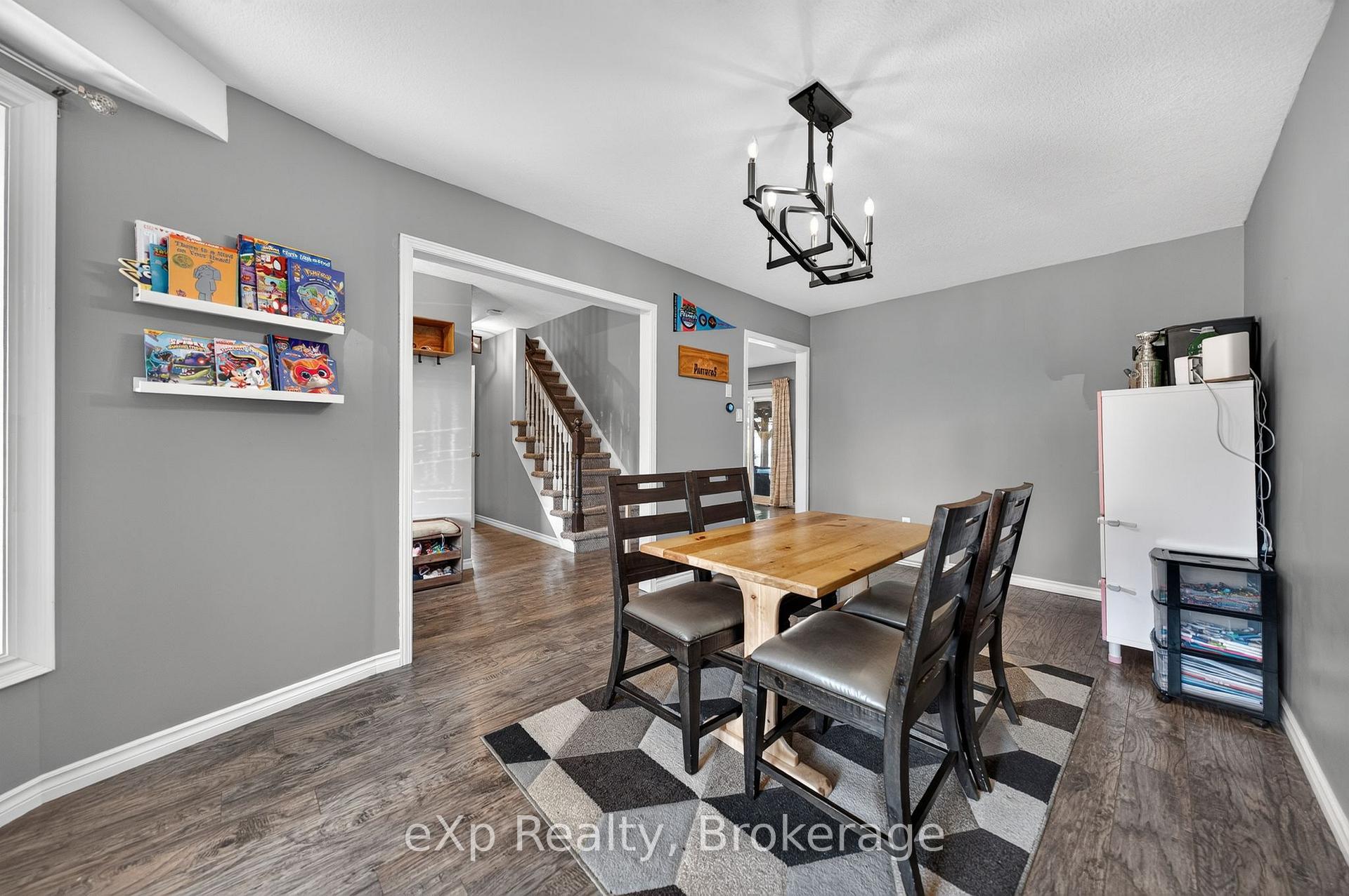 Photo 7 of 27 Parker Place, Guelph, Victoria North — HOMEH