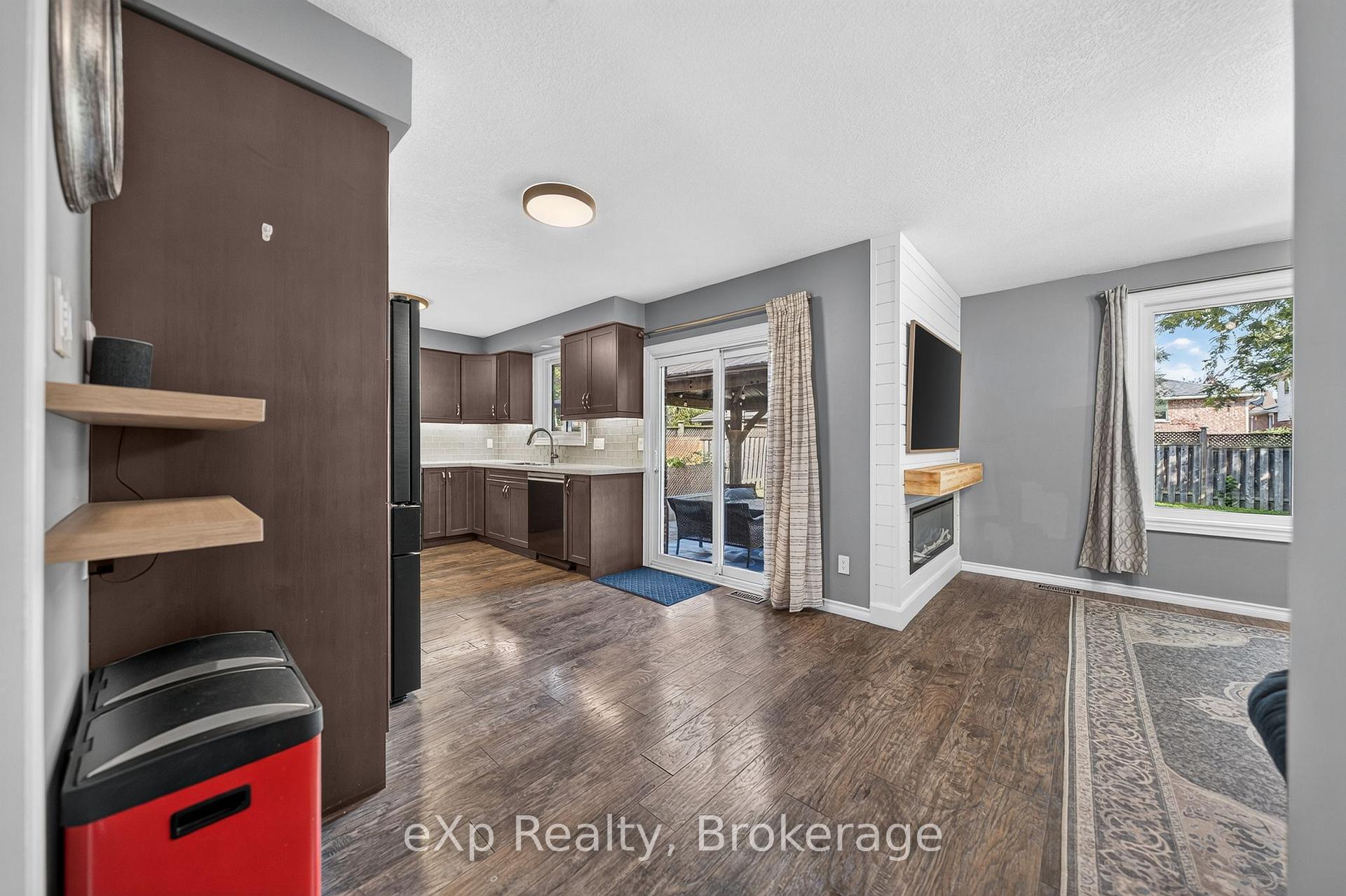 Photo 8 of 27 Parker Place, Guelph, Victoria North — HOMEH