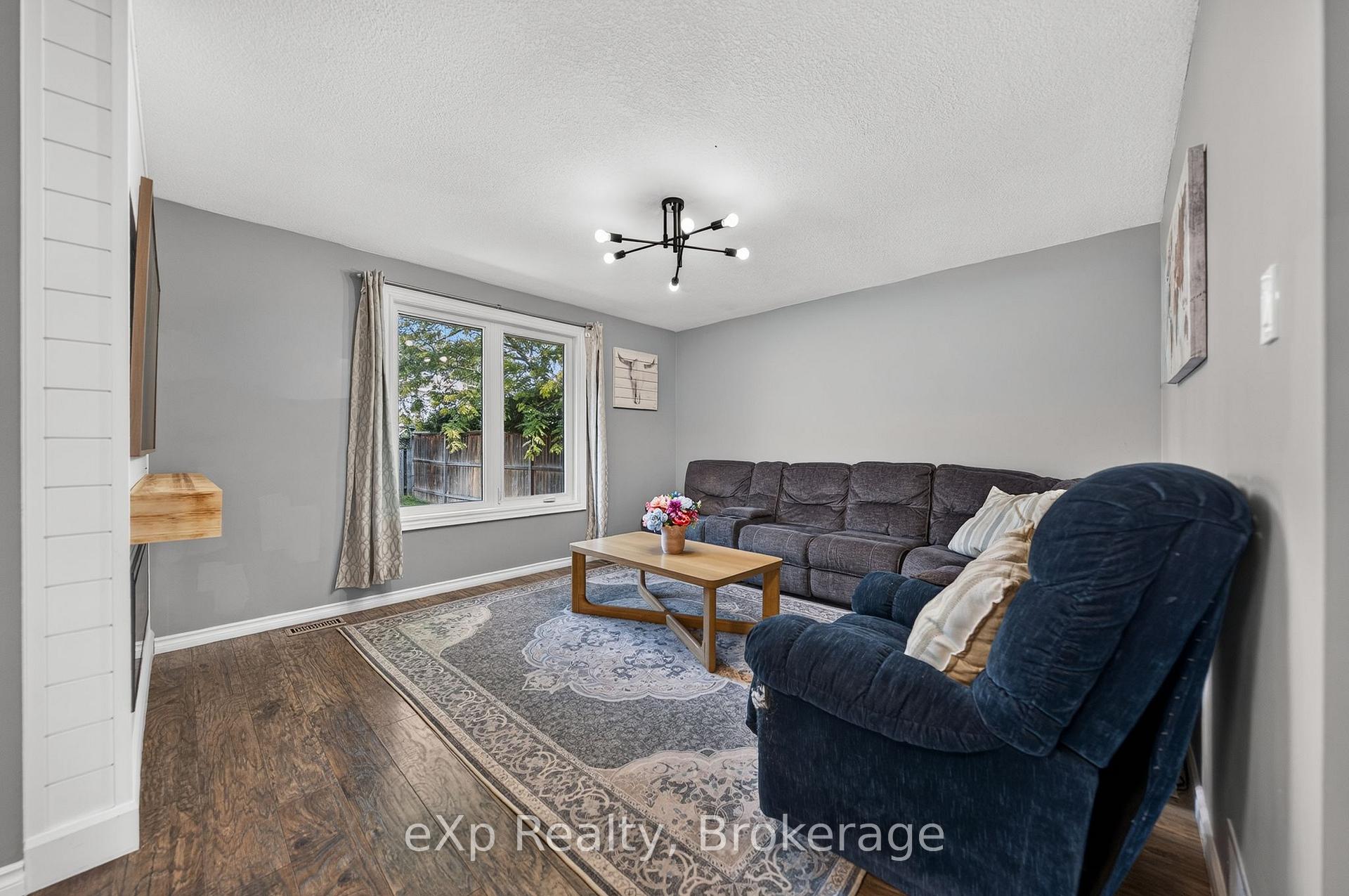 Photo 9 of 27 Parker Place, Guelph, Victoria North — HOMEH