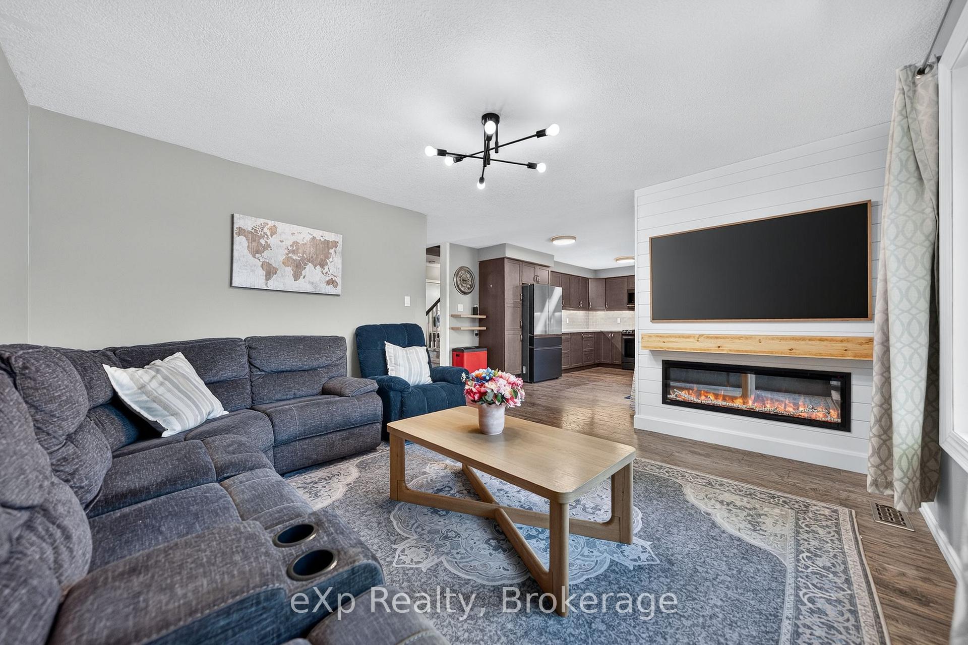 Photo 10 of 27 Parker Place, Guelph, Victoria North — HOMEH