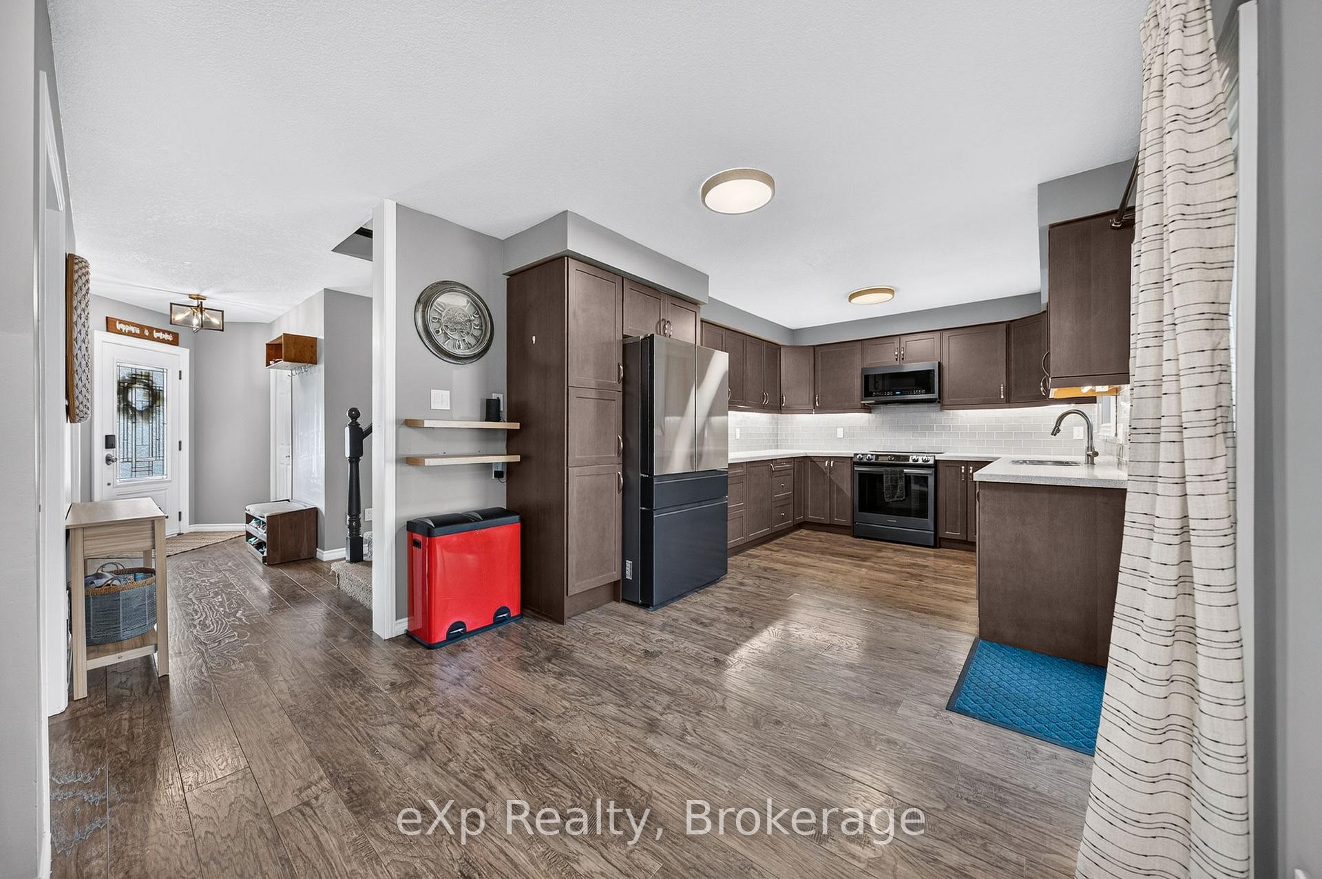 Photo 11 of 27 Parker Place, Guelph, Victoria North — HOMEH