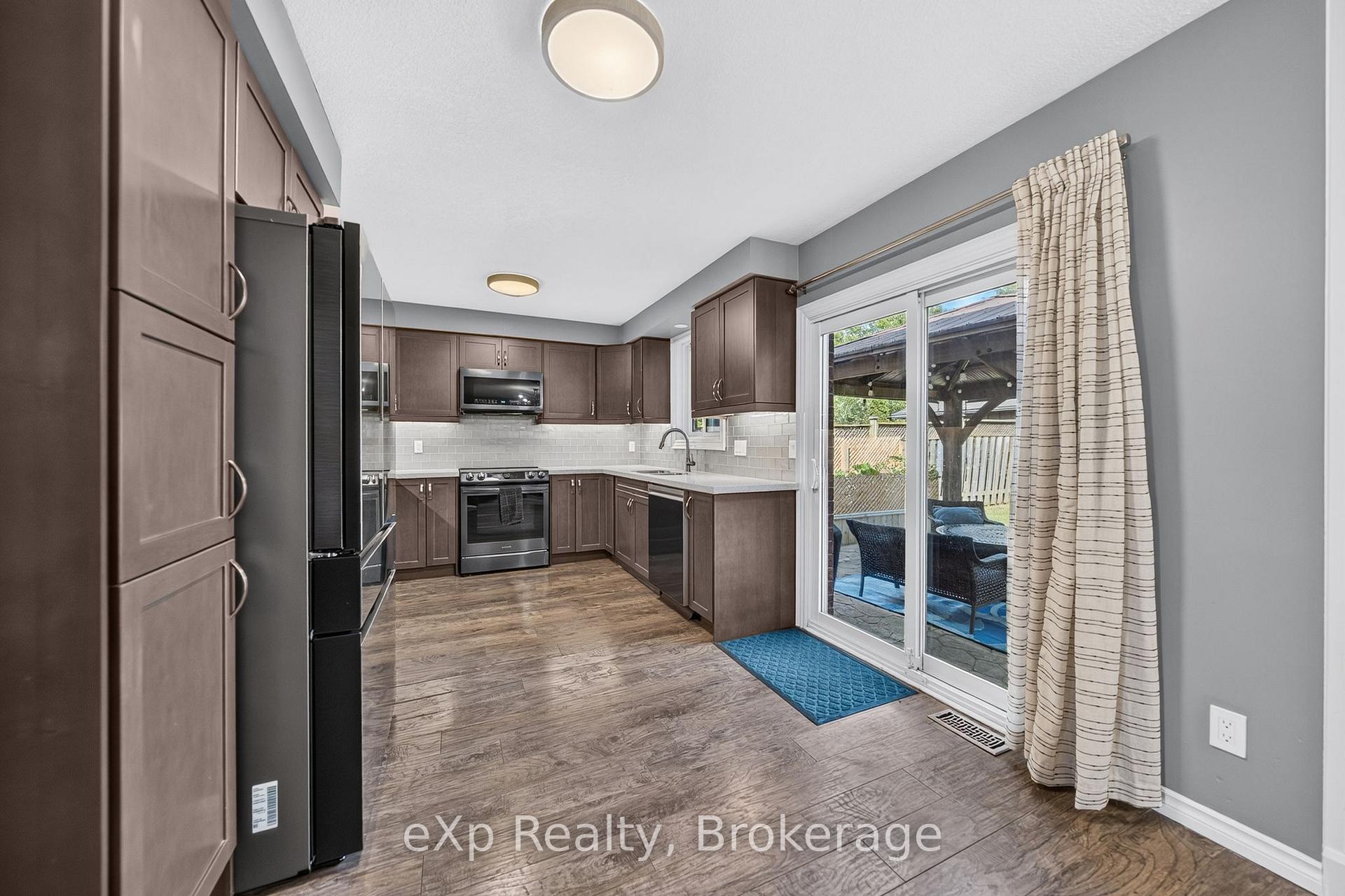 Photo 12 of 27 Parker Place, Guelph, Victoria North — HOMEH