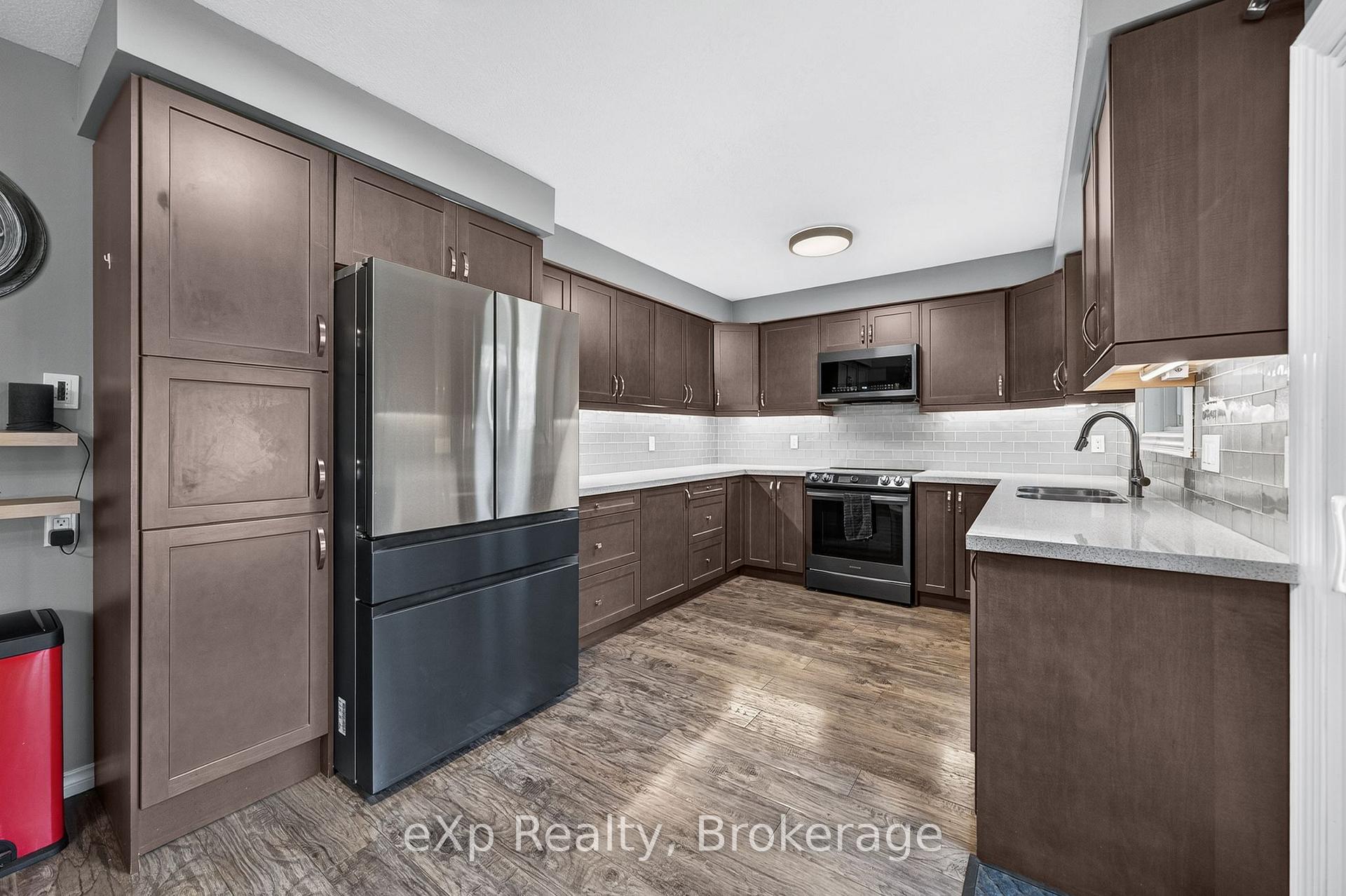 Photo 13 of 27 Parker Place, Guelph, Victoria North — HOMEH