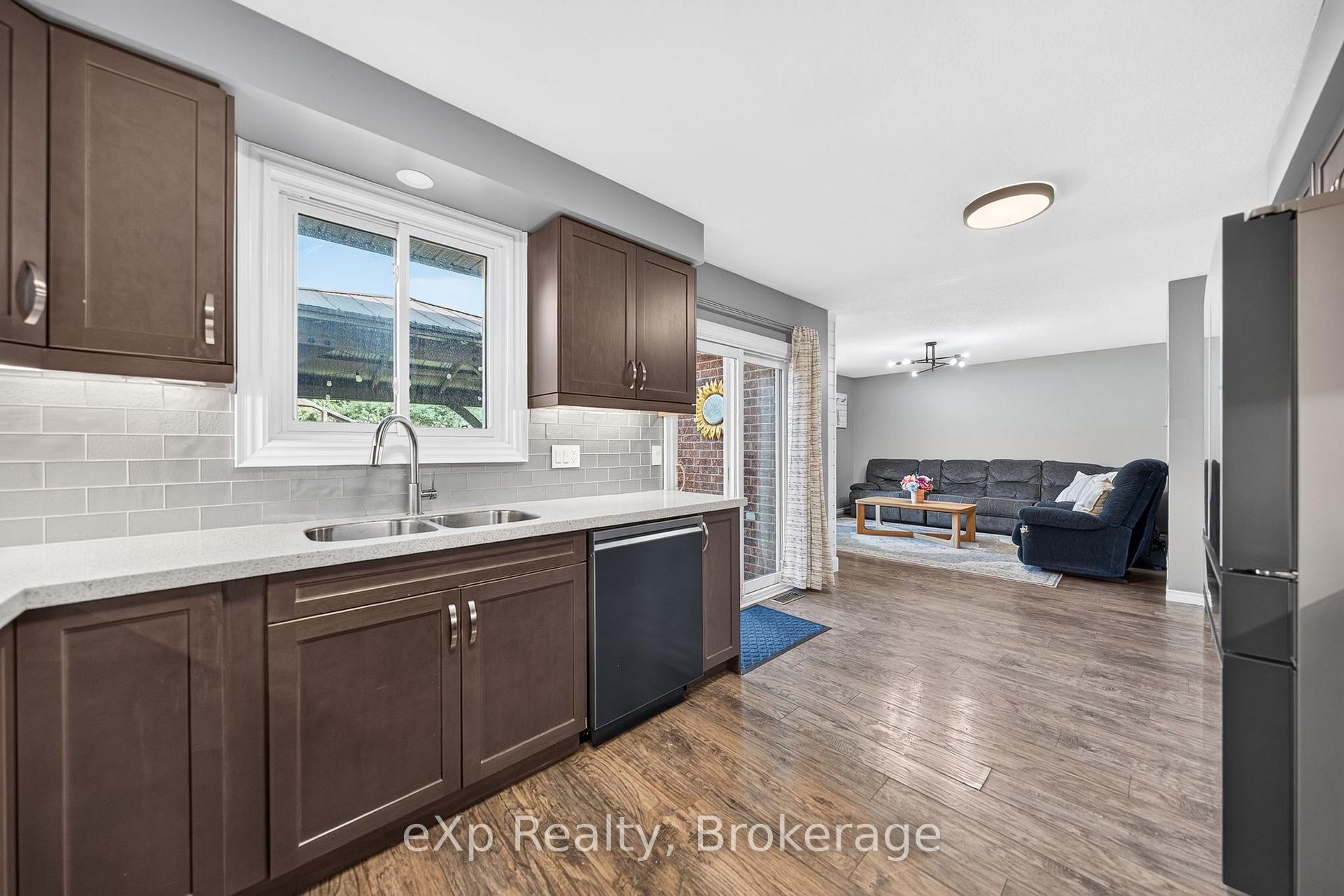 Photo 14 of 27 Parker Place, Guelph, Victoria North — HOMEH