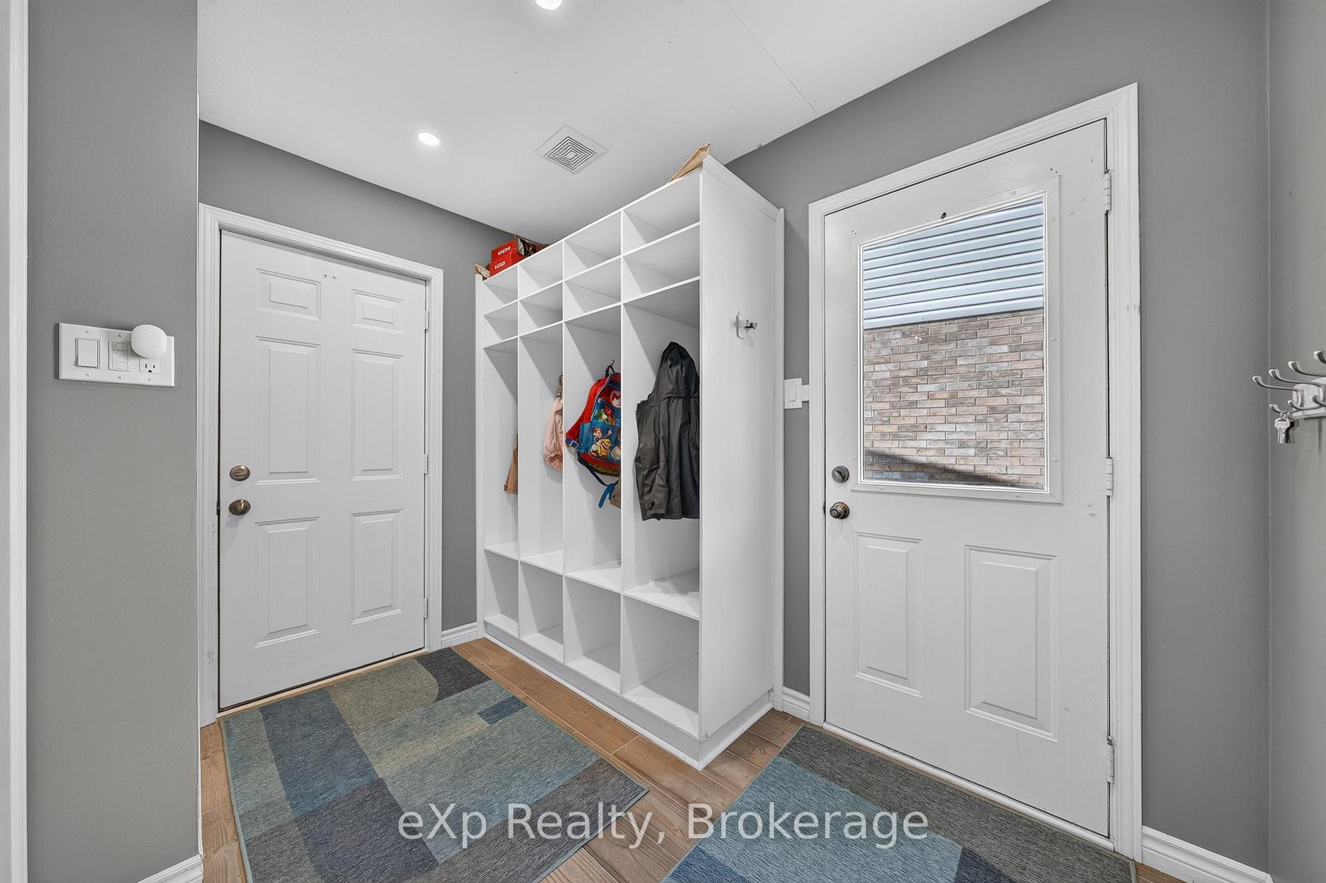 Photo 16 of 27 Parker Place, Guelph, Victoria North — HOMEH