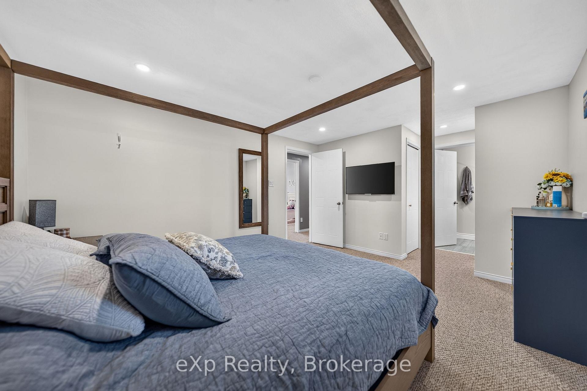 Photo 19 of 27 Parker Place, Guelph, Victoria North — HOMEH