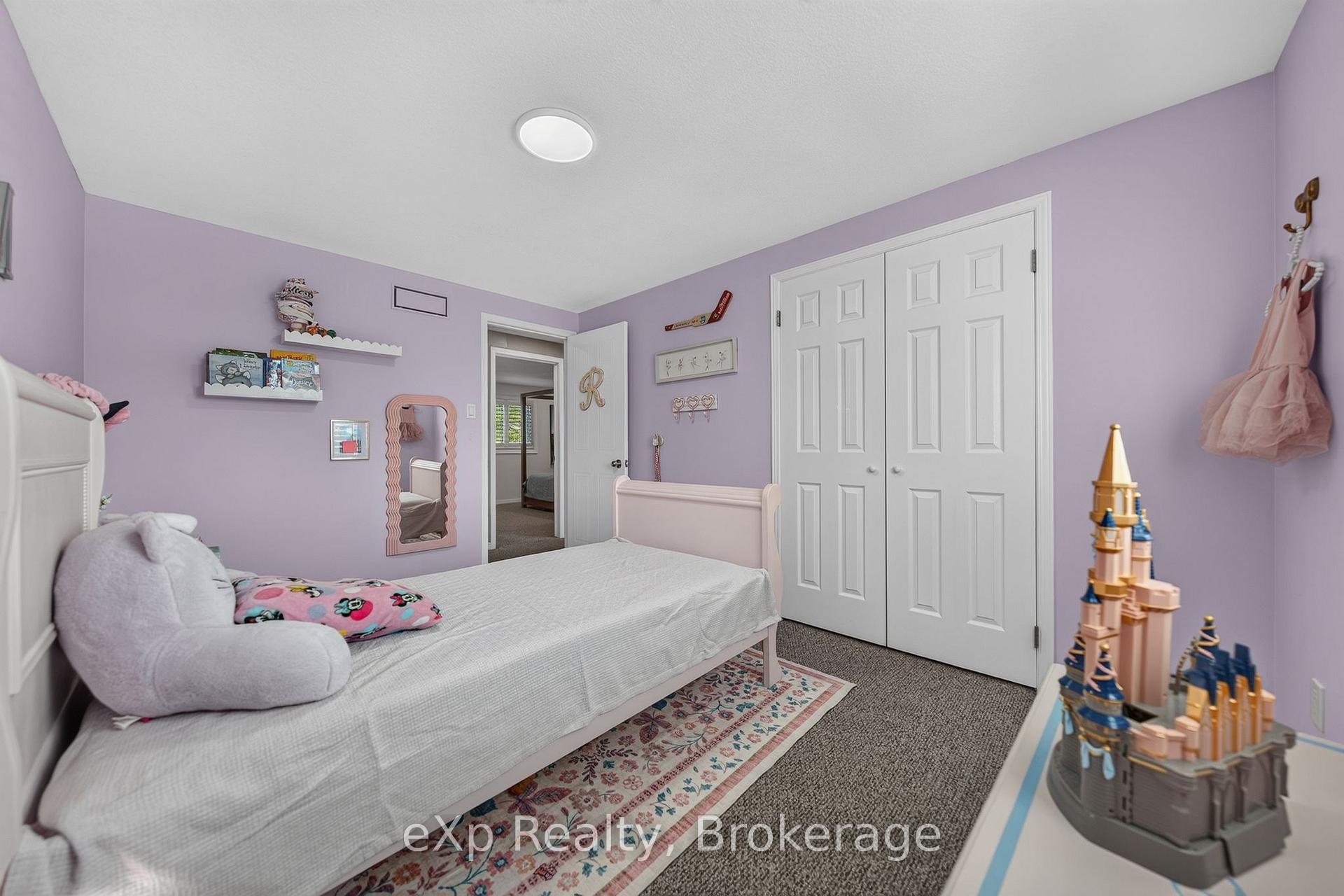 Photo 25 of 27 Parker Place, Guelph, Victoria North — HOMEH