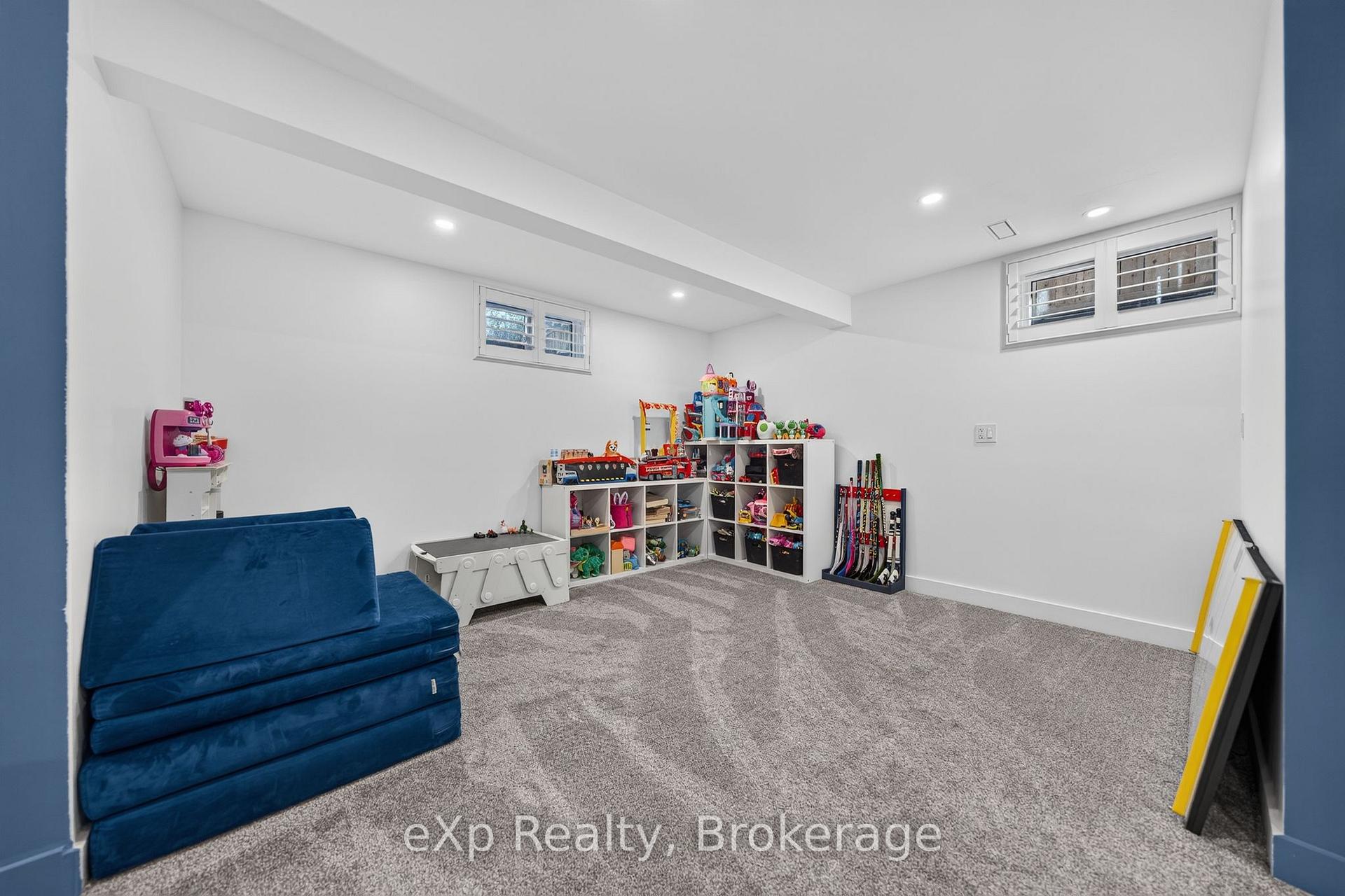 Photo 32 of 27 Parker Place, Guelph, Victoria North — HOMEH