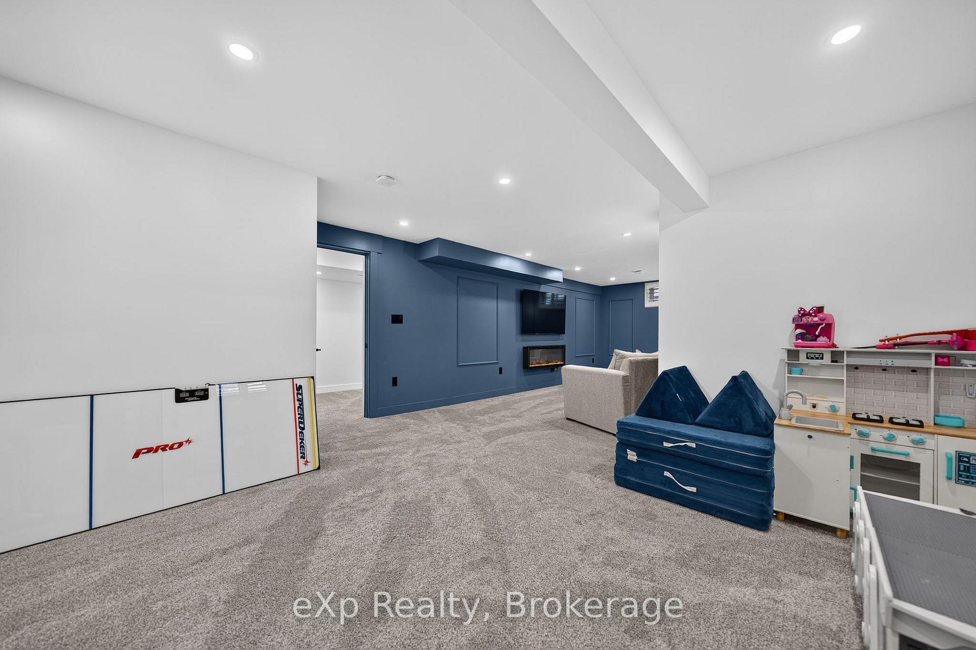 Photo 33 of 27 Parker Place, Guelph, Victoria North — HOMEH