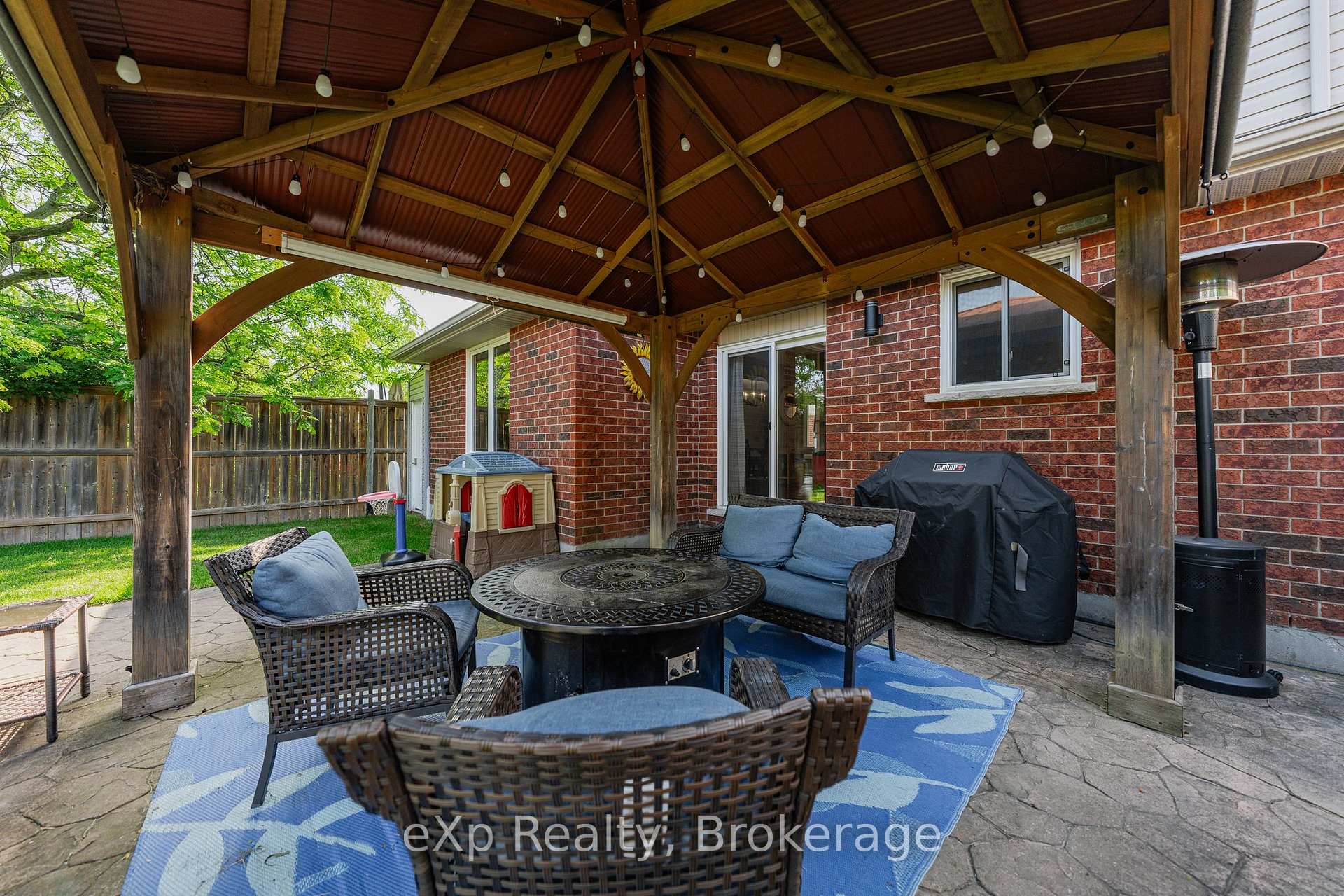 Photo 38 of 27 Parker Place, Guelph, Victoria North — HOMEH